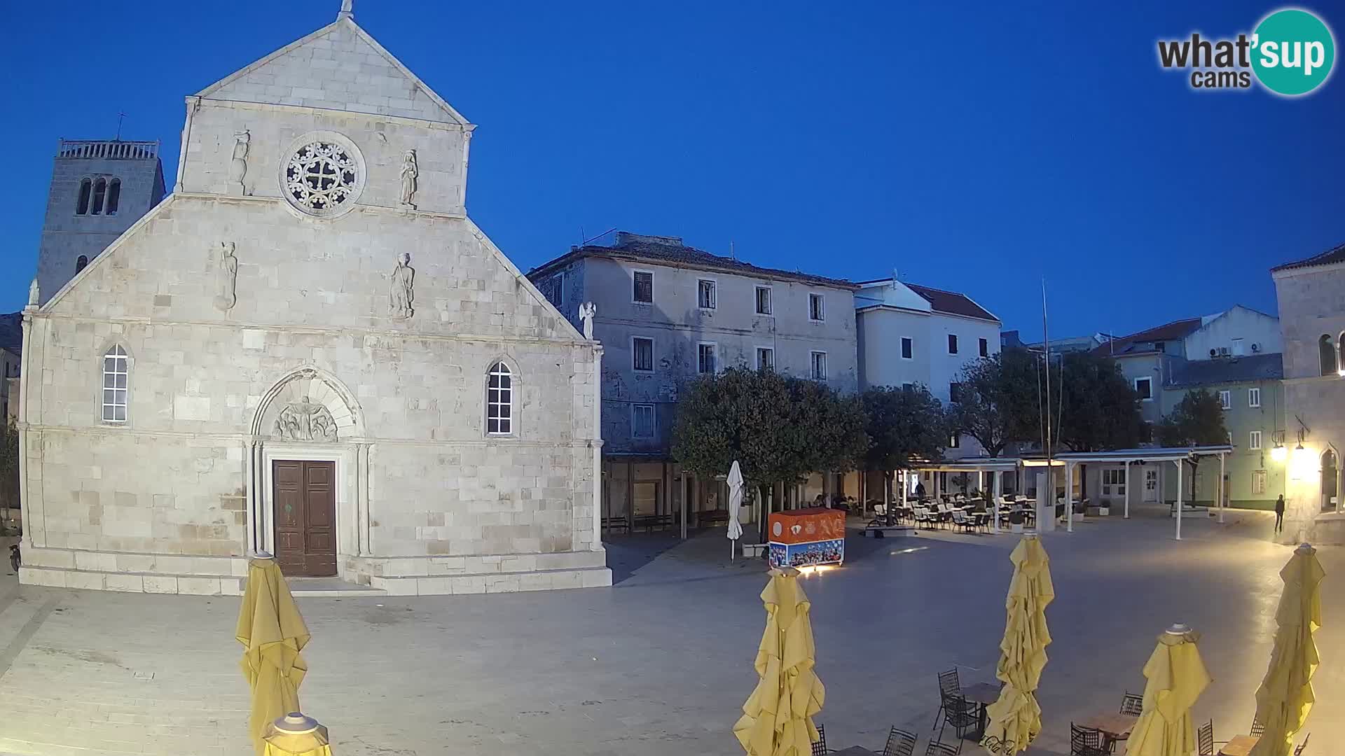 Pag livecam – piazza principale e la basilica di Santa María