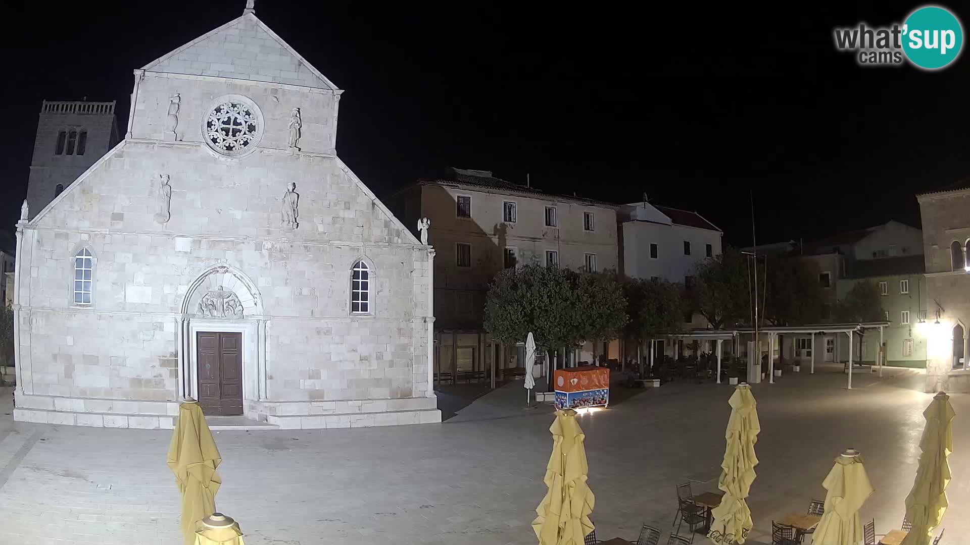 Pag livecam – piazza principale e la basilica di Santa María