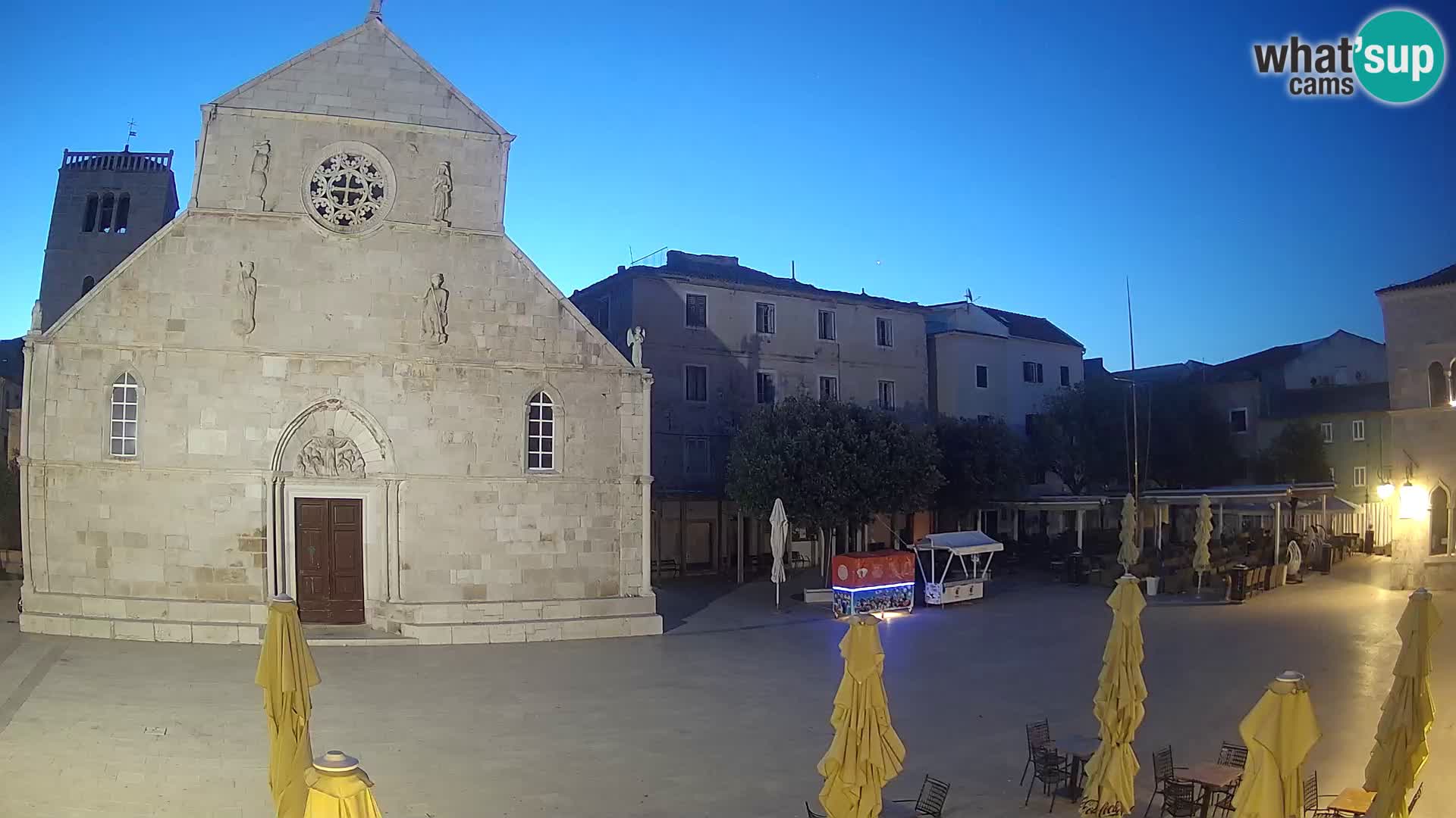 Pag live cam – Place principale et église de Sainte-Marie