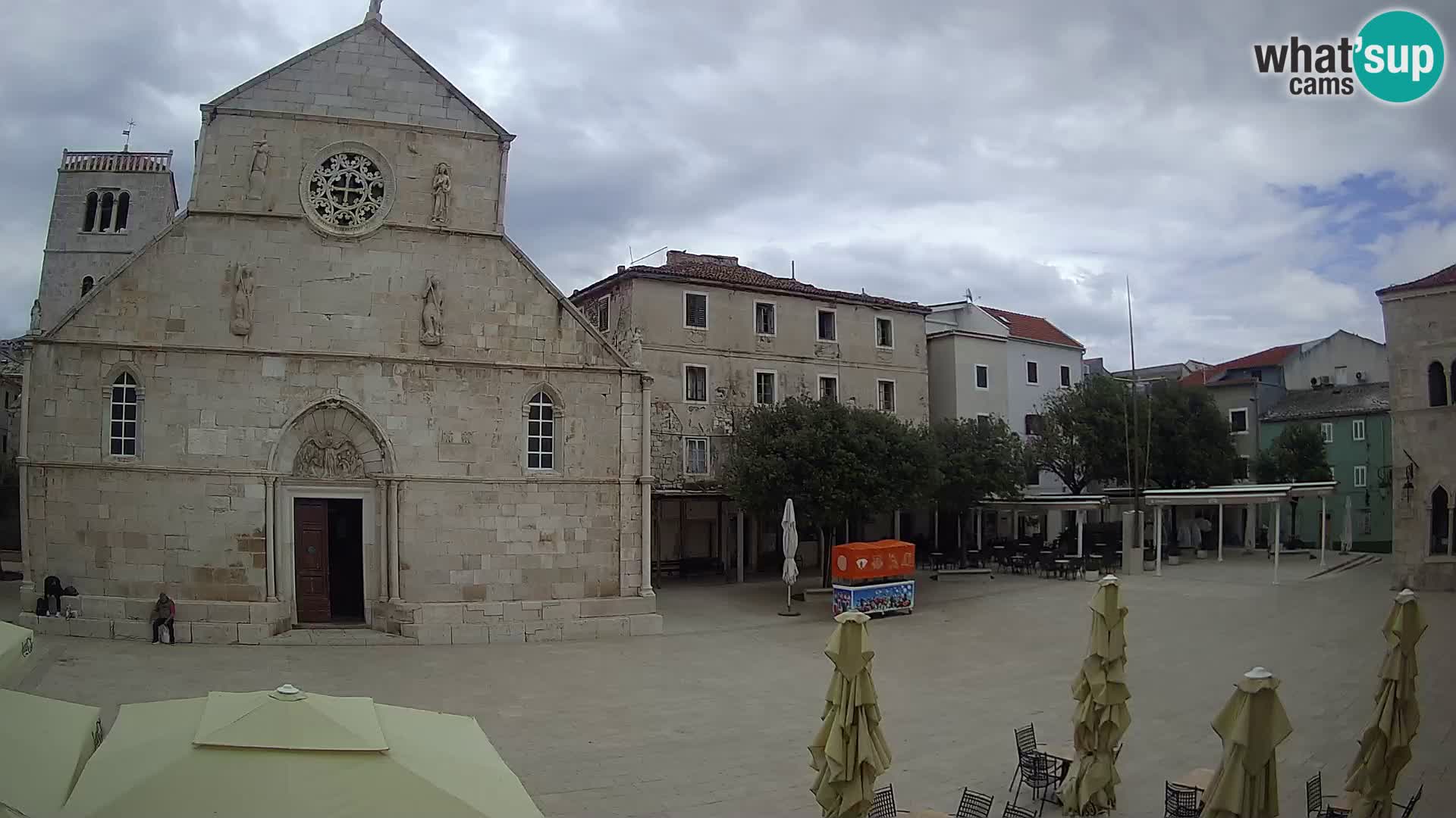 Pag livecam – piazza principale e la basilica di Santa María