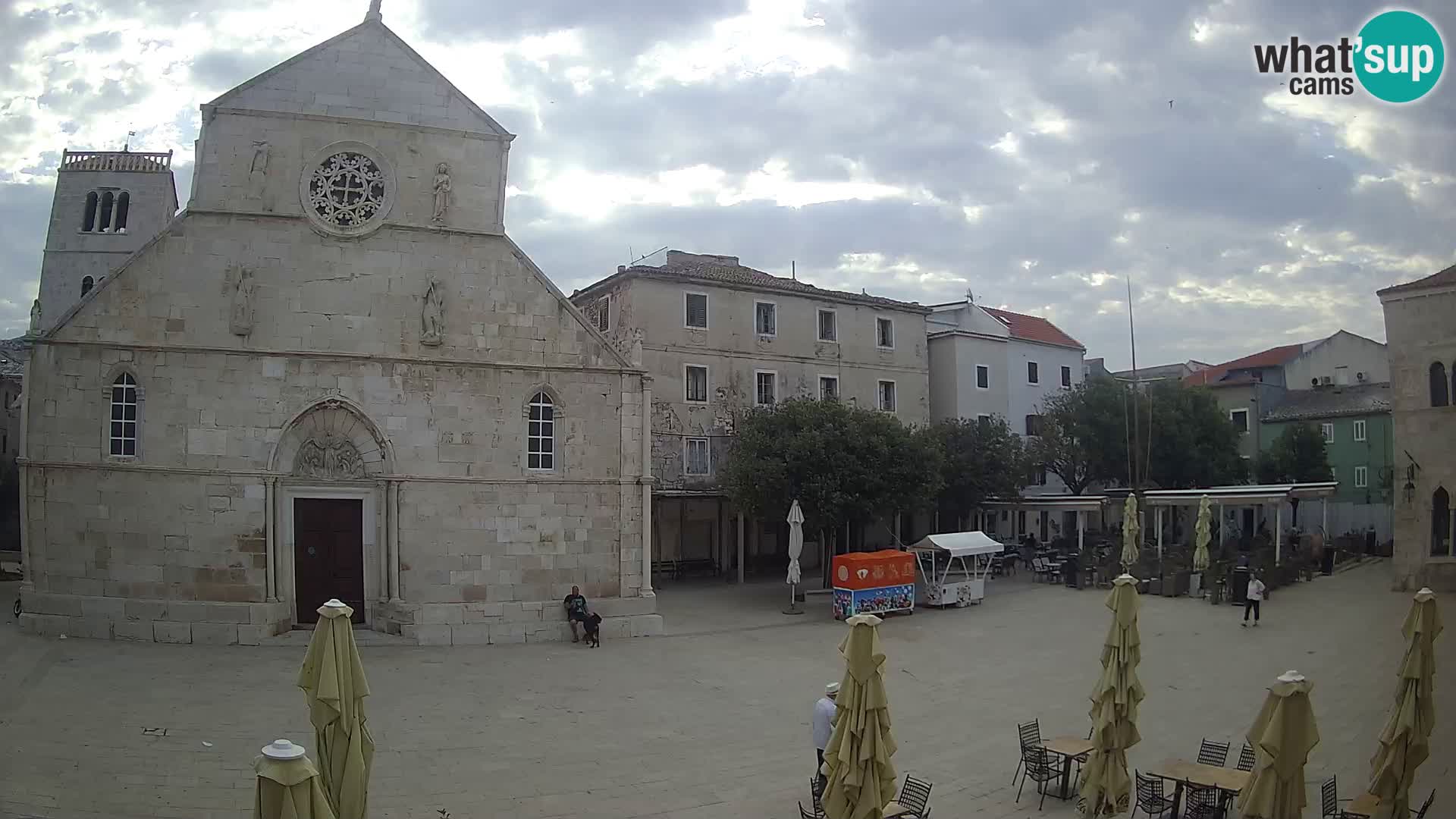 Pag livecam – piazza principale e la basilica di Santa María