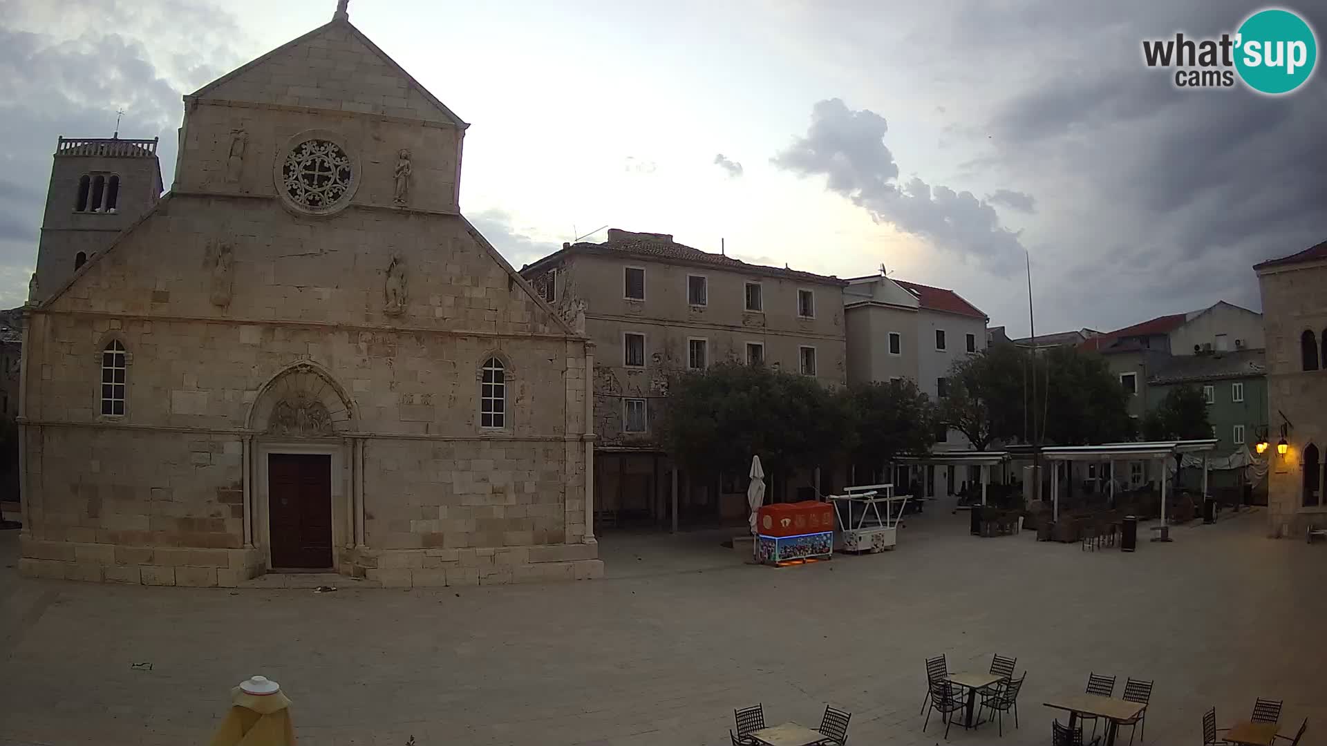 Pag live cam – Place principale et église de Sainte-Marie