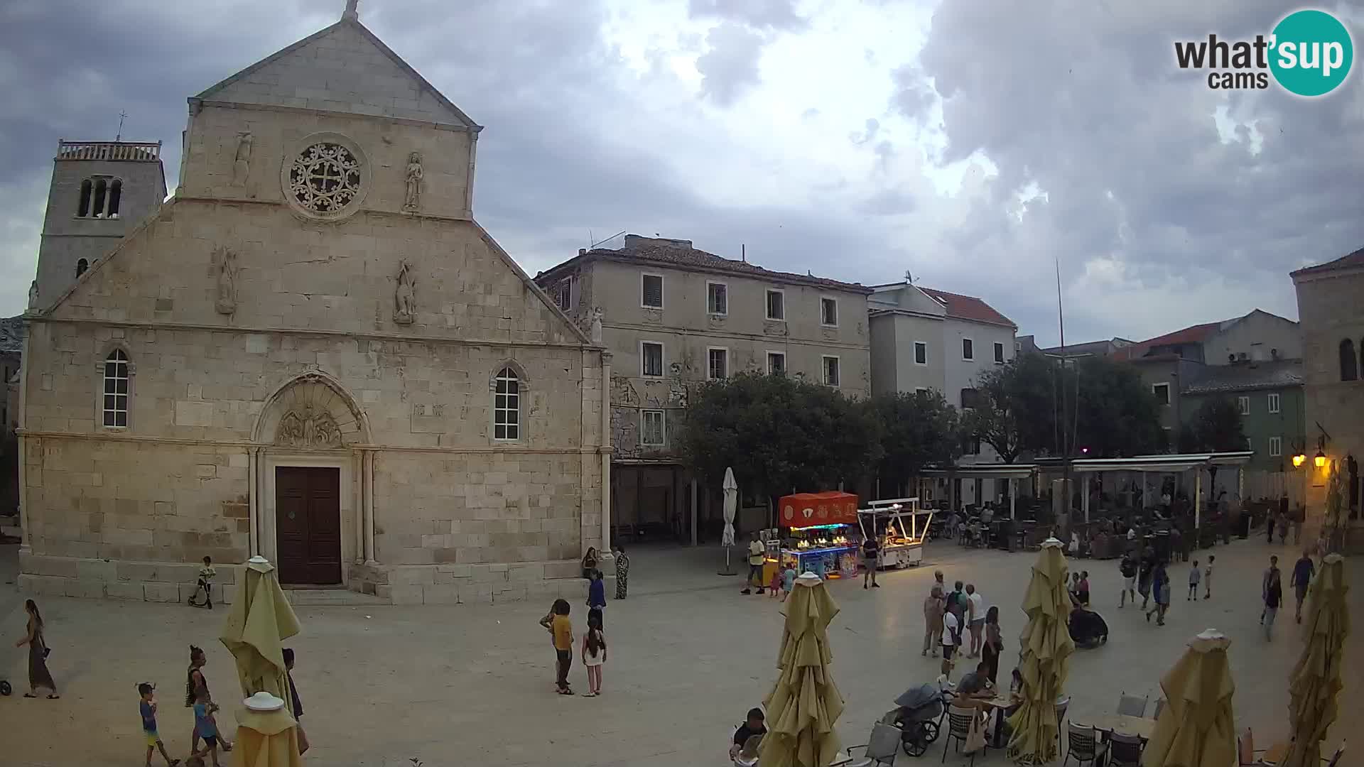 Pag live cam – Place principale et église de Sainte-Marie
