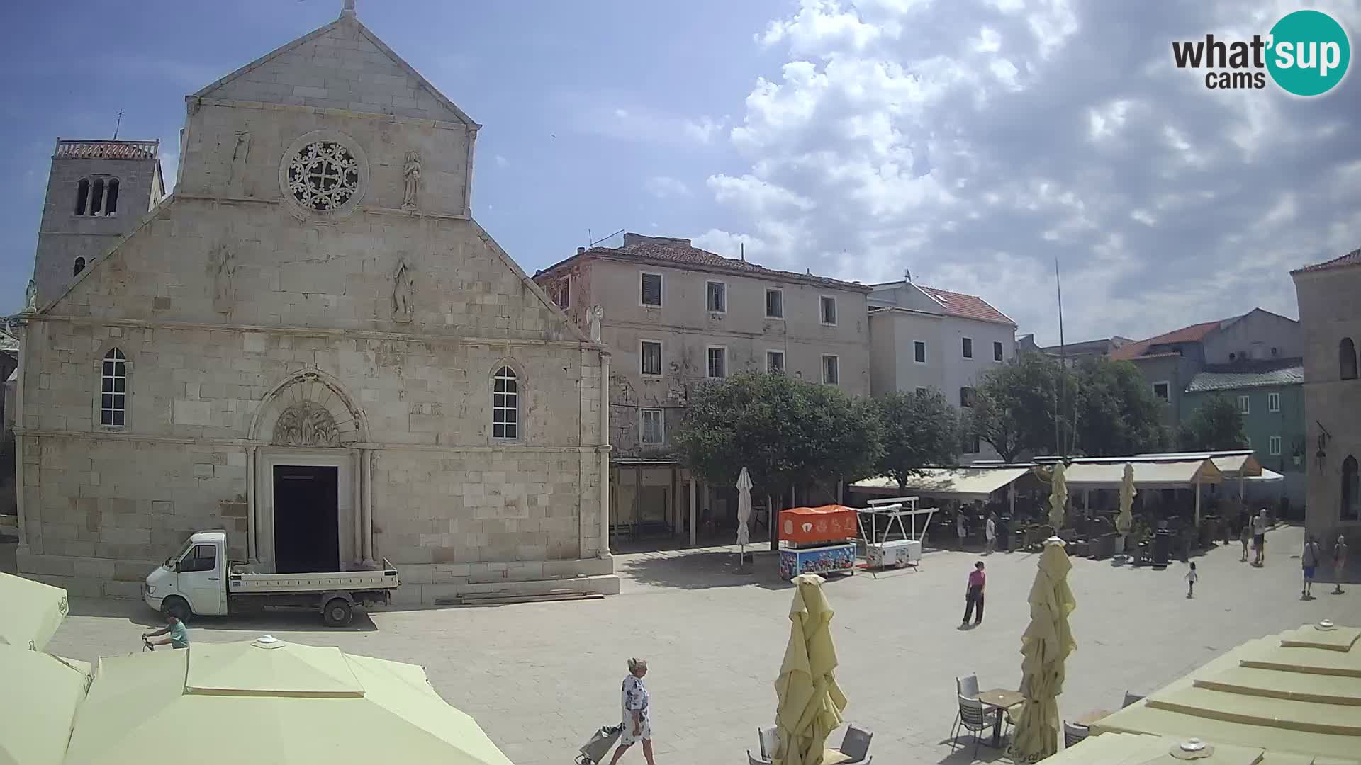 Pag live cam – Place principale et église de Sainte-Marie