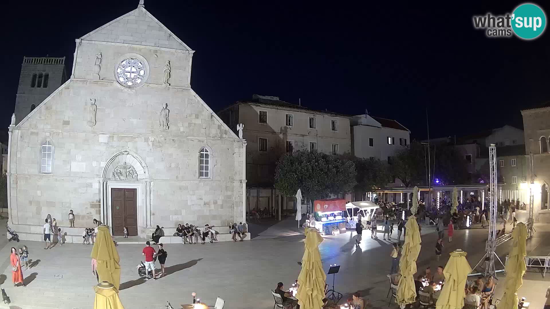 Pag livecam – piazza principale e la basilica di Santa María