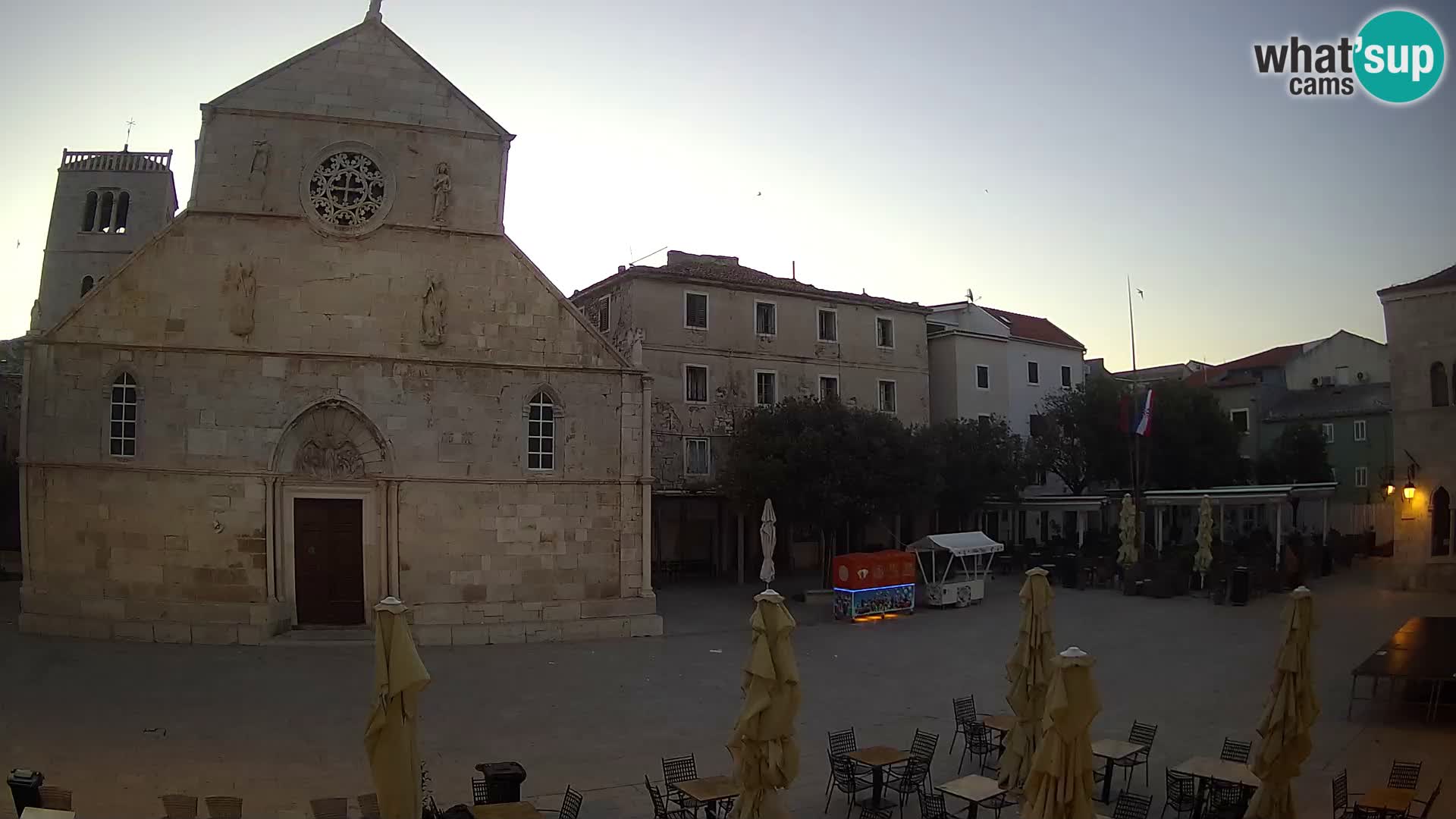 Pag livecam – piazza principale e la basilica di Santa María