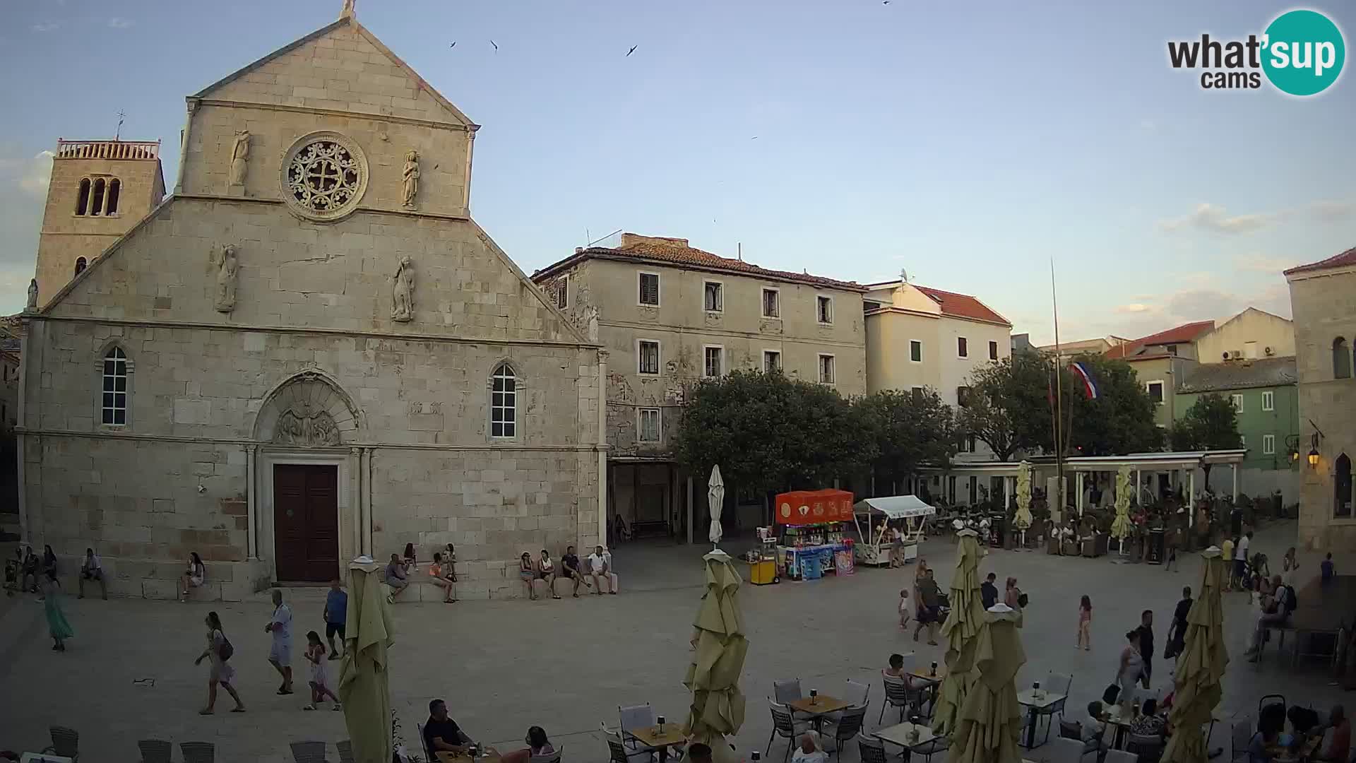 Pag livecam – piazza principale e la basilica di Santa María