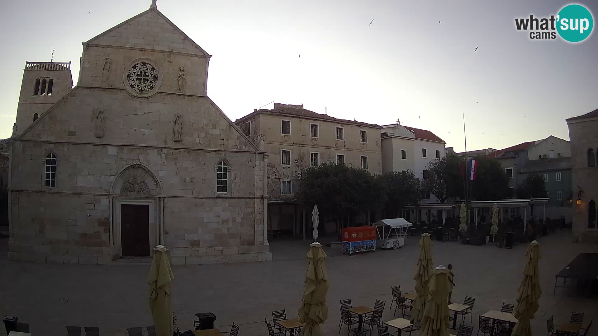 Pag livecam – piazza principale e la basilica di Santa María