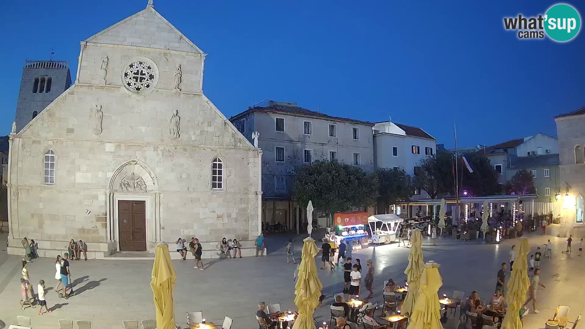 Pag livecam – piazza principale e la basilica di Santa María