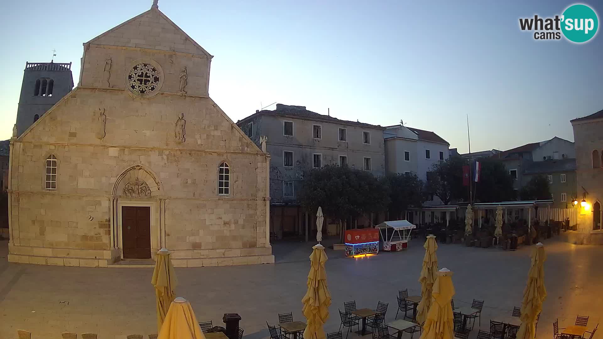 Pag livecam – piazza principale e la basilica di Santa María