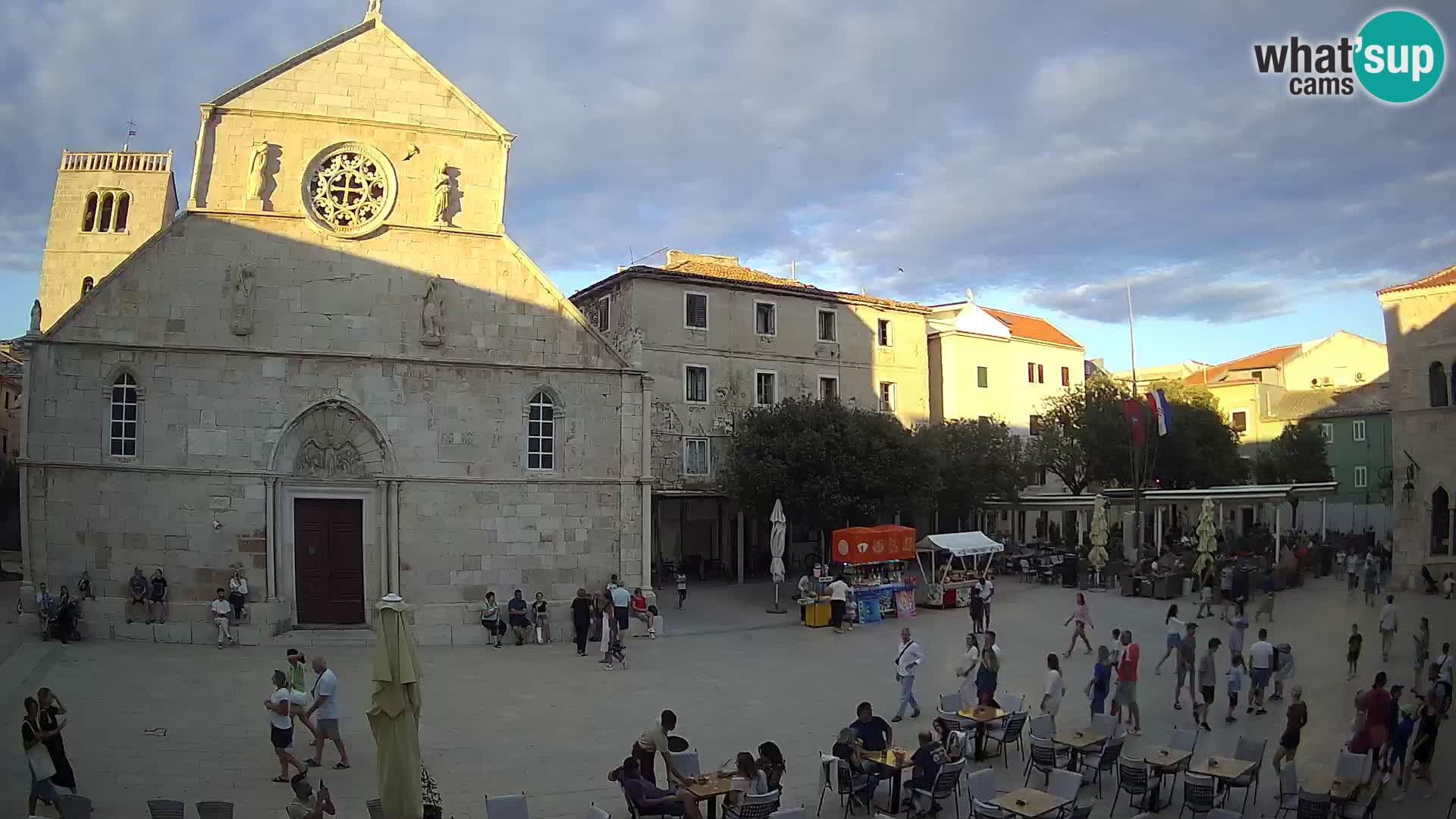 Pag livecam – piazza principale e la basilica di Santa María