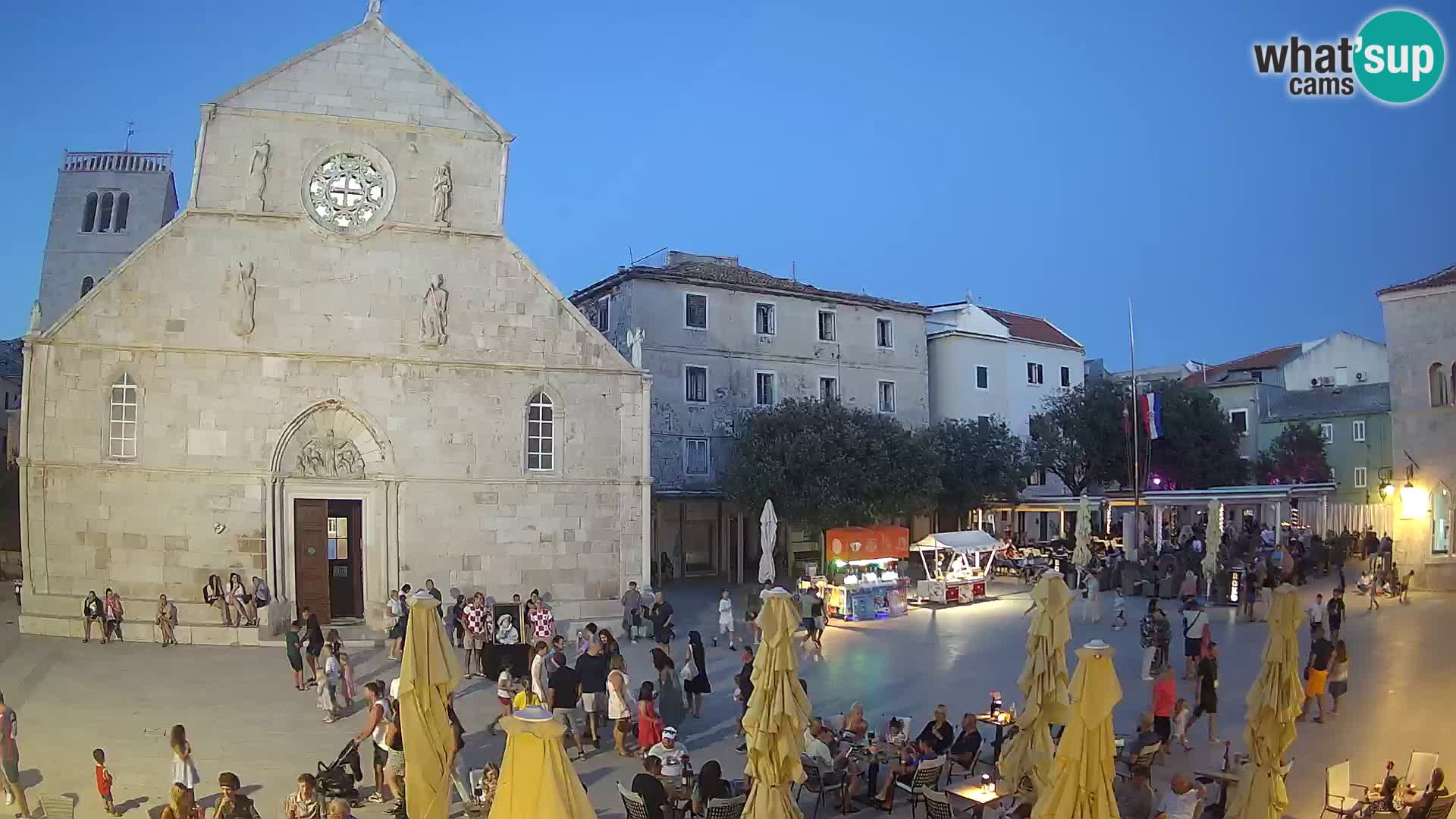 Pag livecam – piazza principale e la basilica di Santa María
