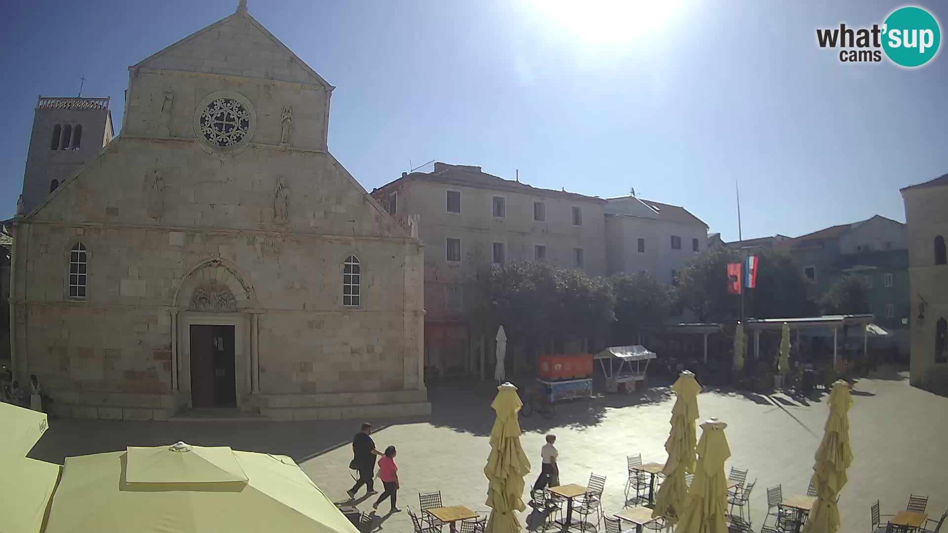 Pag live cam – Place principale et église de Sainte-Marie