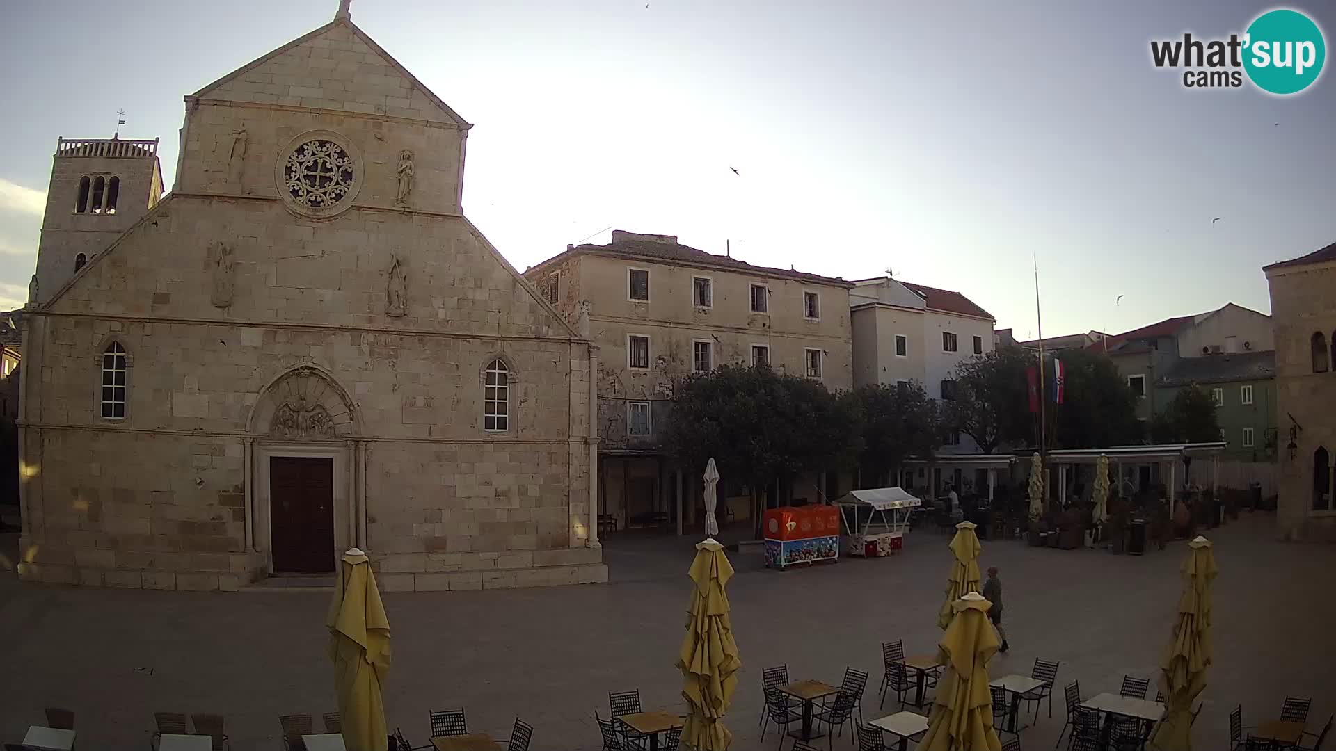 Pag livecam – piazza principale e la basilica di Santa María