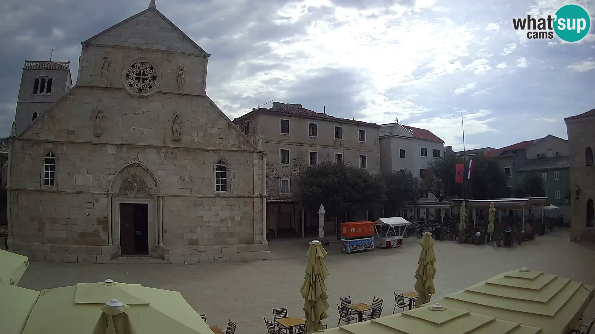 Pag livecam – piazza principale e la basilica di Santa María