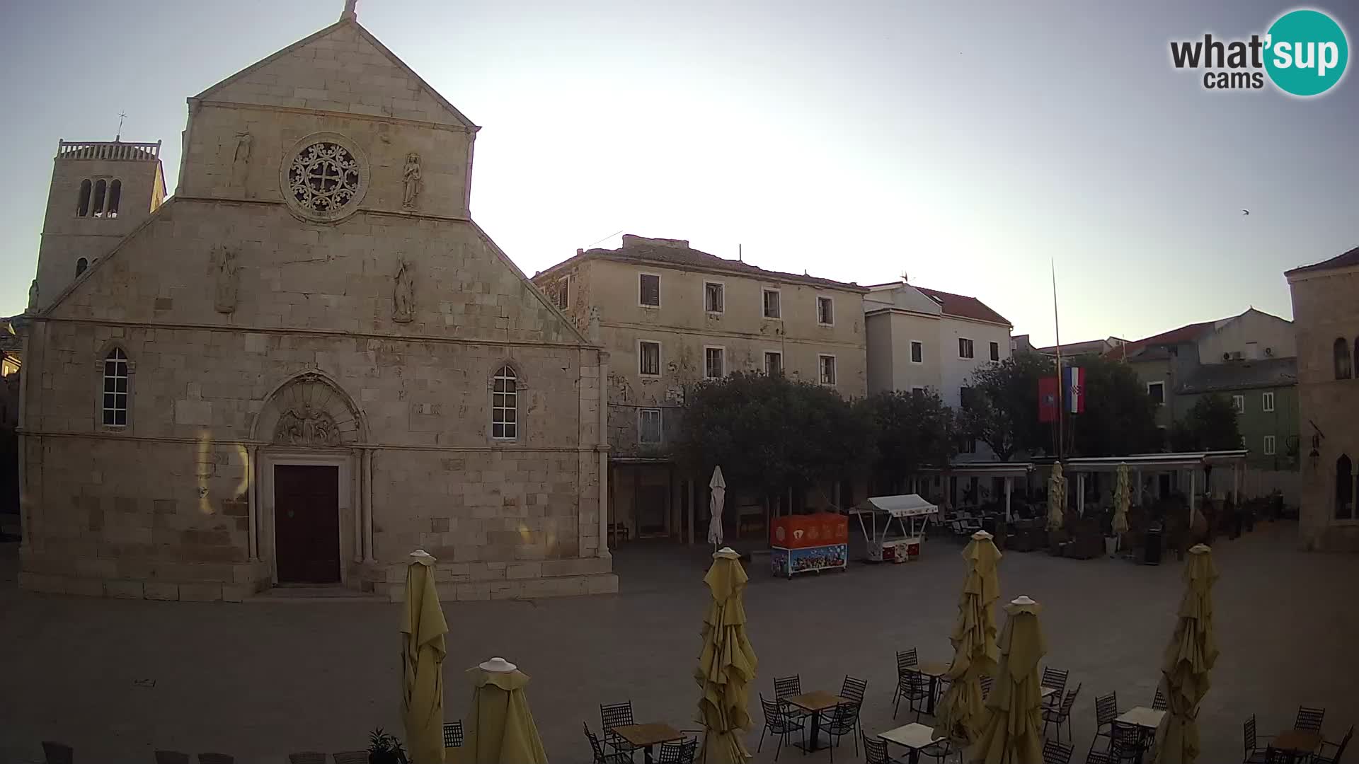 Pag live cam – Place principale et église de Sainte-Marie
