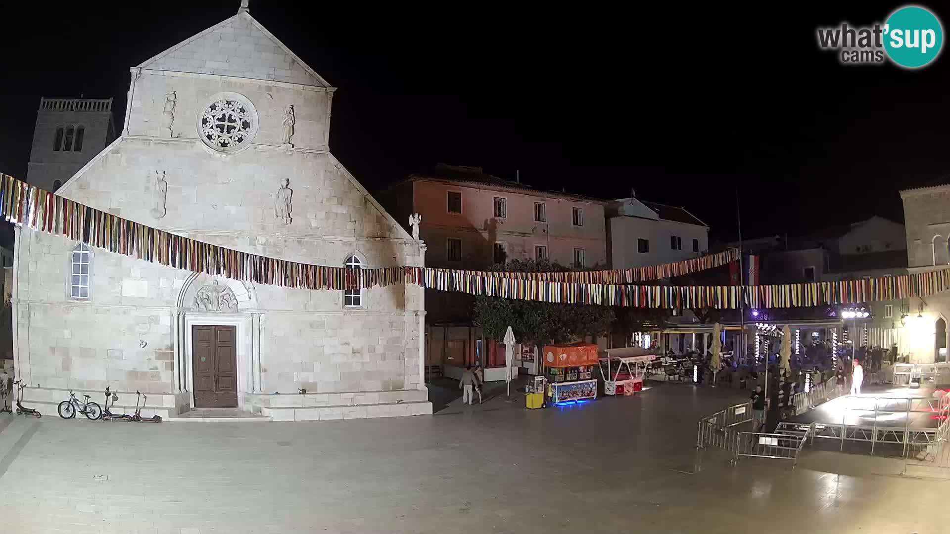 Pag livecam – piazza principale e la basilica di Santa María
