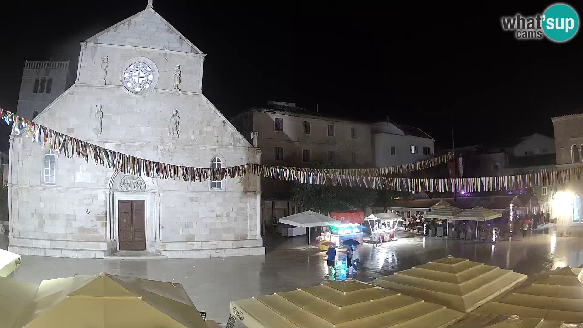 Pag livecam – piazza principale e la basilica di Santa María