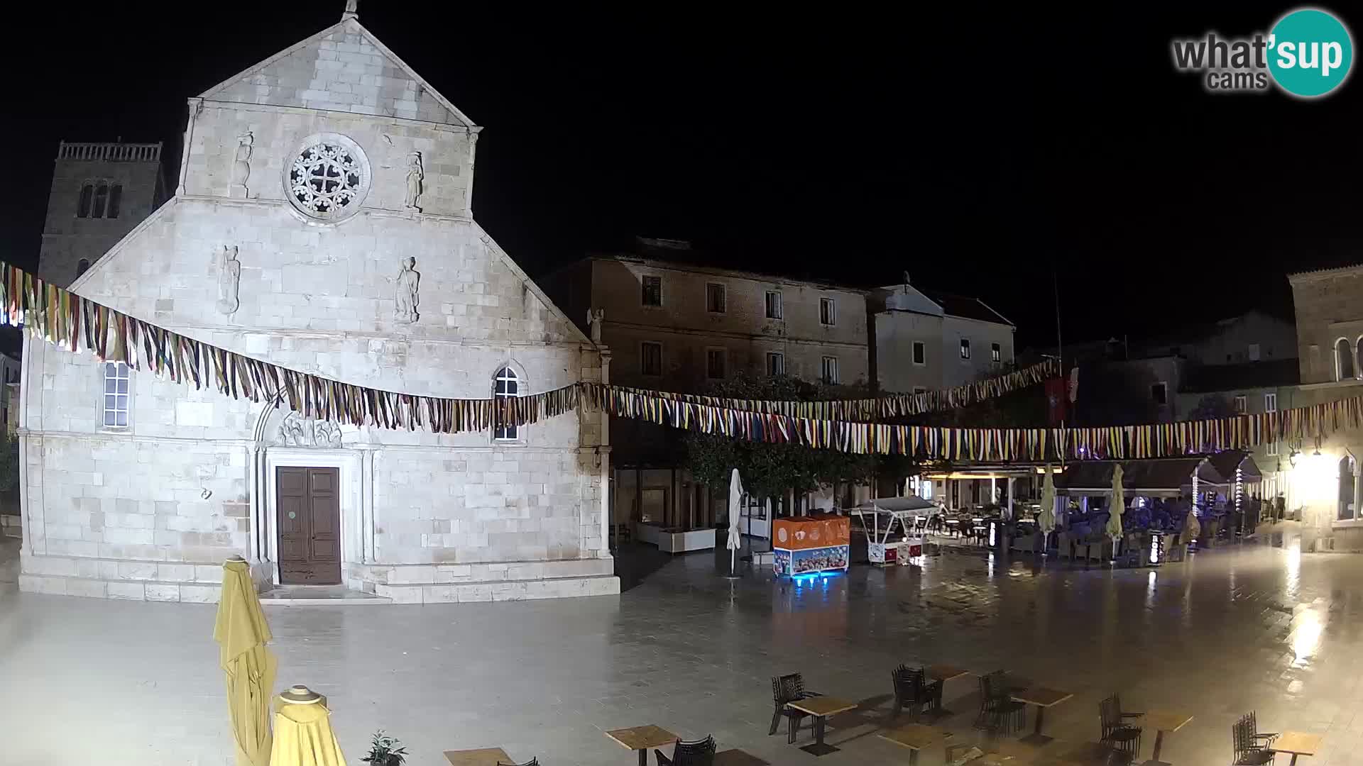 Pag livecam – piazza principale e la basilica di Santa María