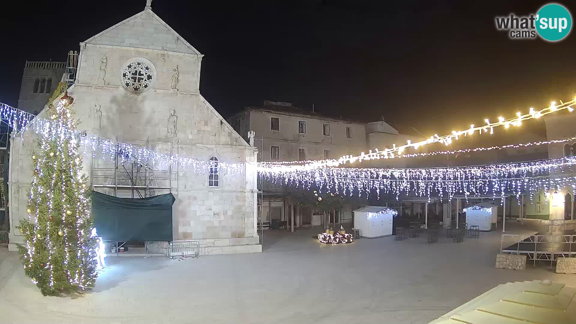 Spletna kamera Pag – Glavni trg in cerkev sv Marije