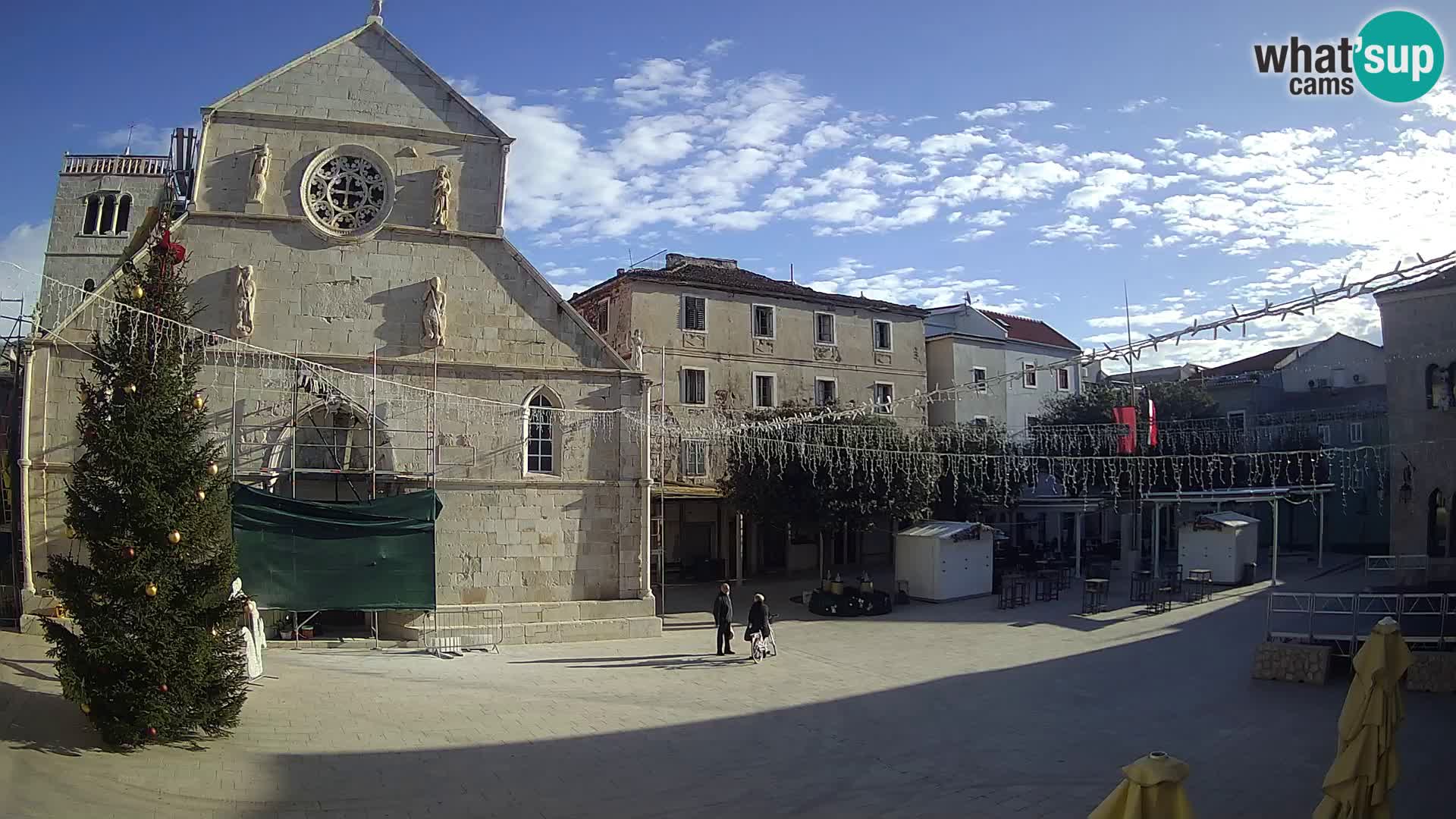 Pag live cam – Place principale et église de Sainte-Marie