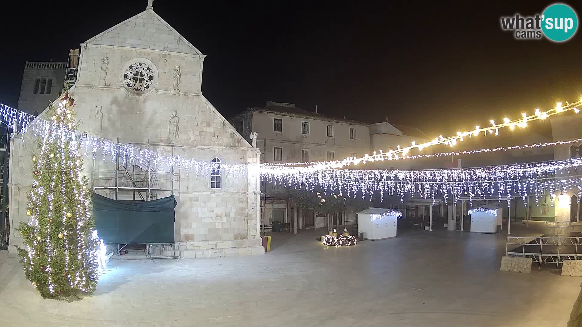 Spletna kamera Pag – Glavni trg in cerkev sv Marije