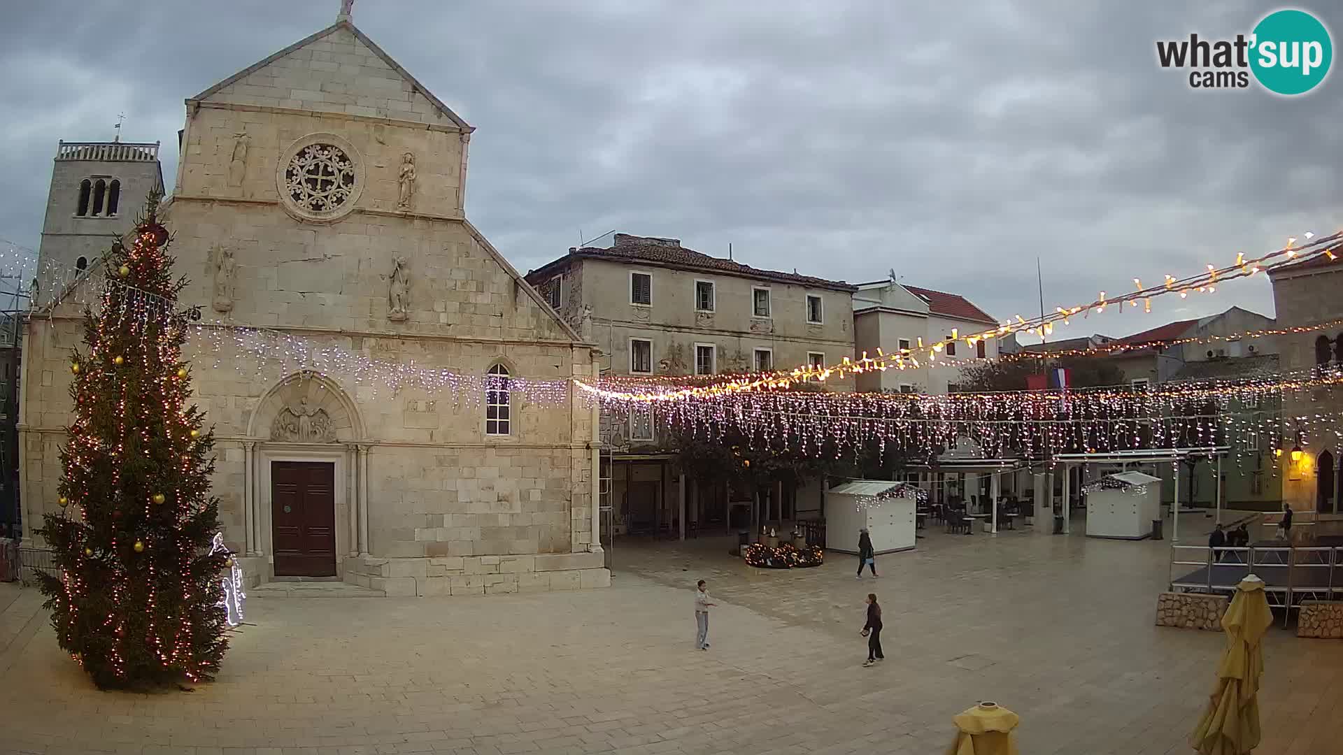 Spletna kamera Pag – Glavni trg in cerkev sv Marije