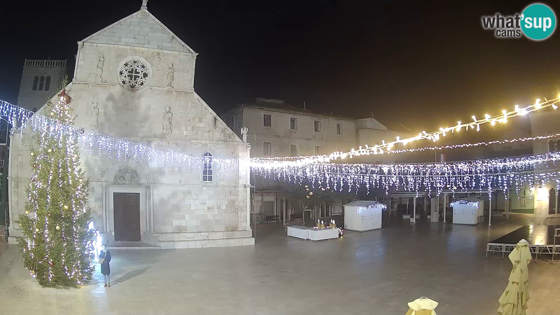 Pag livecam – piazza principale e la basilica di Santa María
