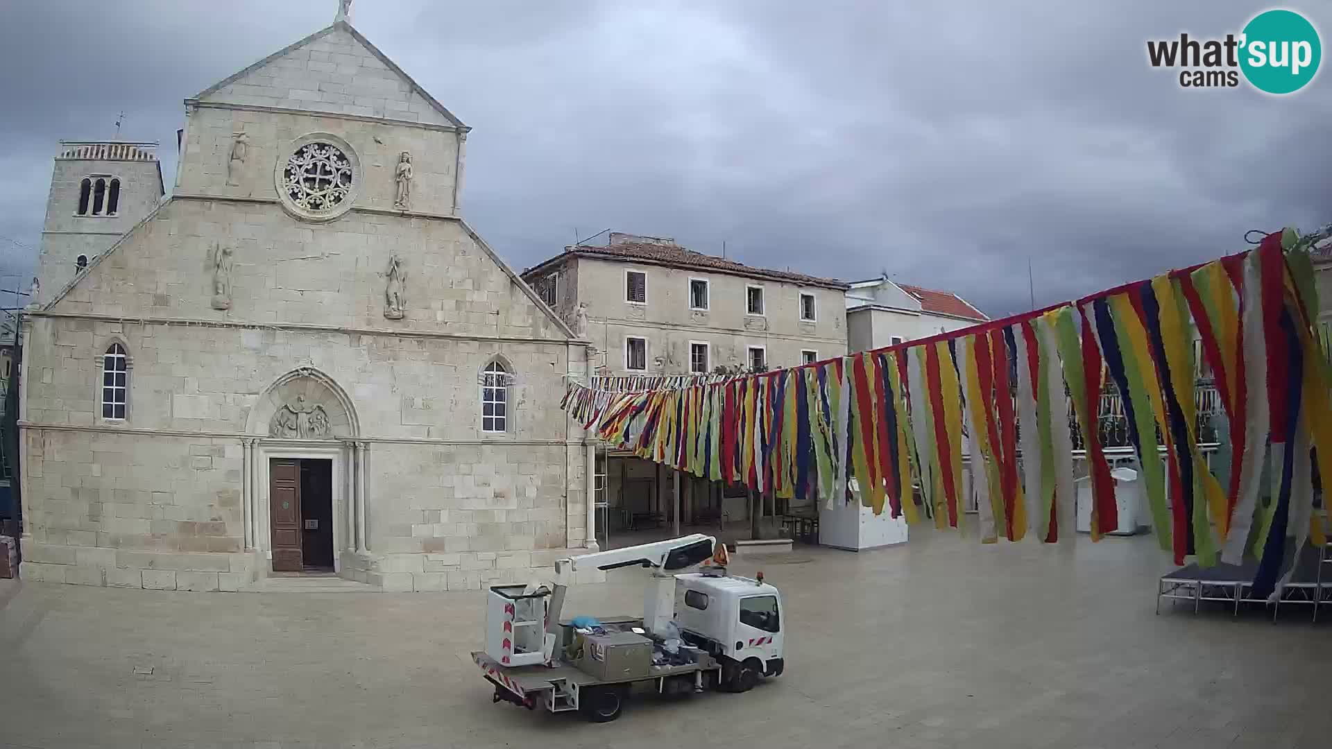 Pag live cam – Place principale et église de Sainte-Marie