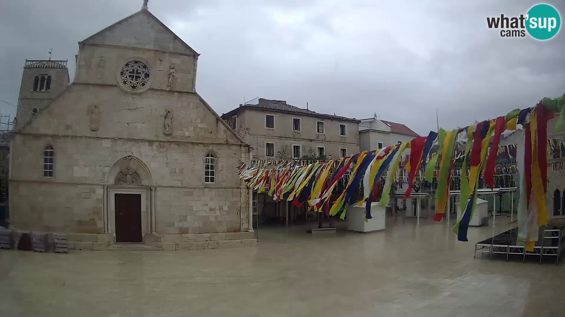 Pag live cam – Place principale et église de Sainte-Marie