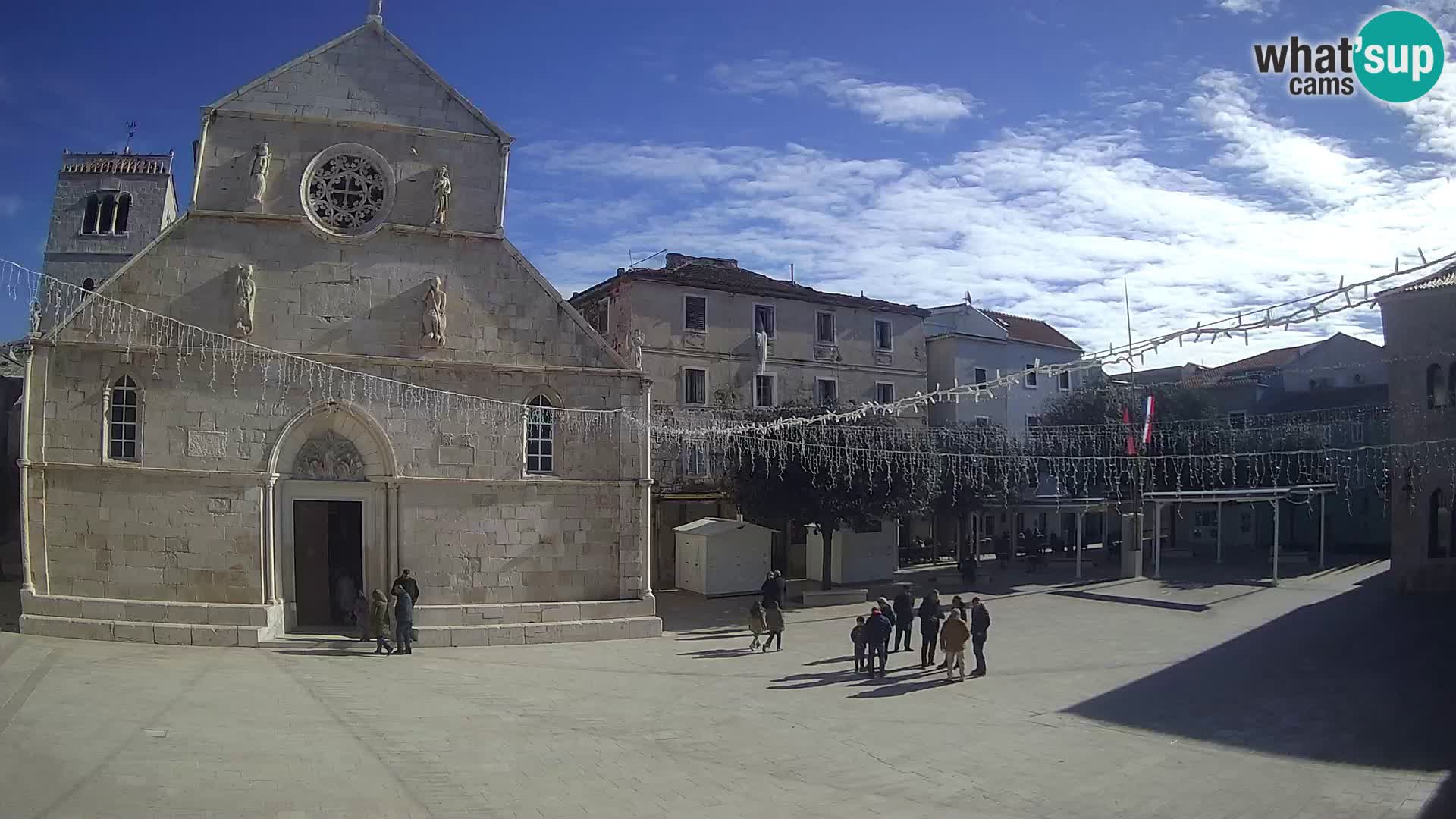Pag live cam – Place principale et église de Sainte-Marie