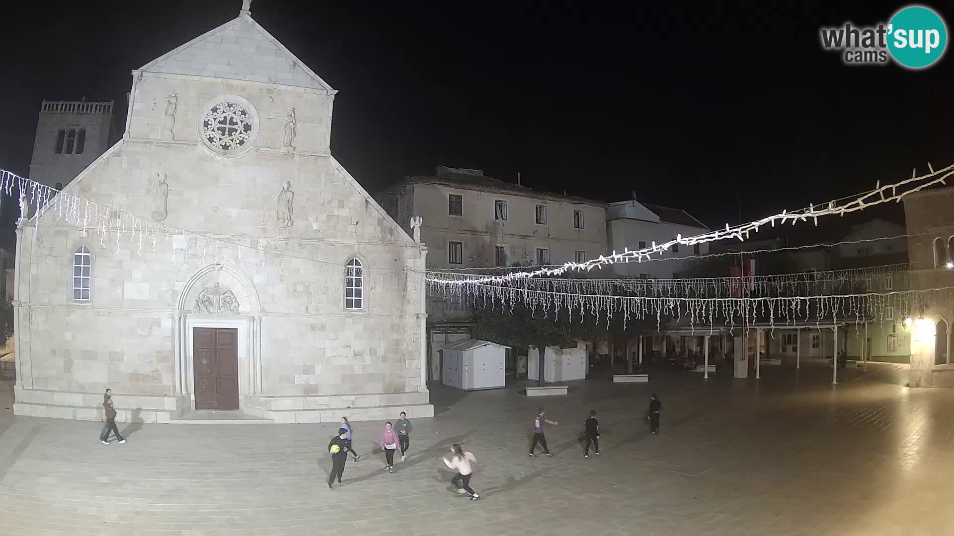 Pag live cam – Place principale et église de Sainte-Marie