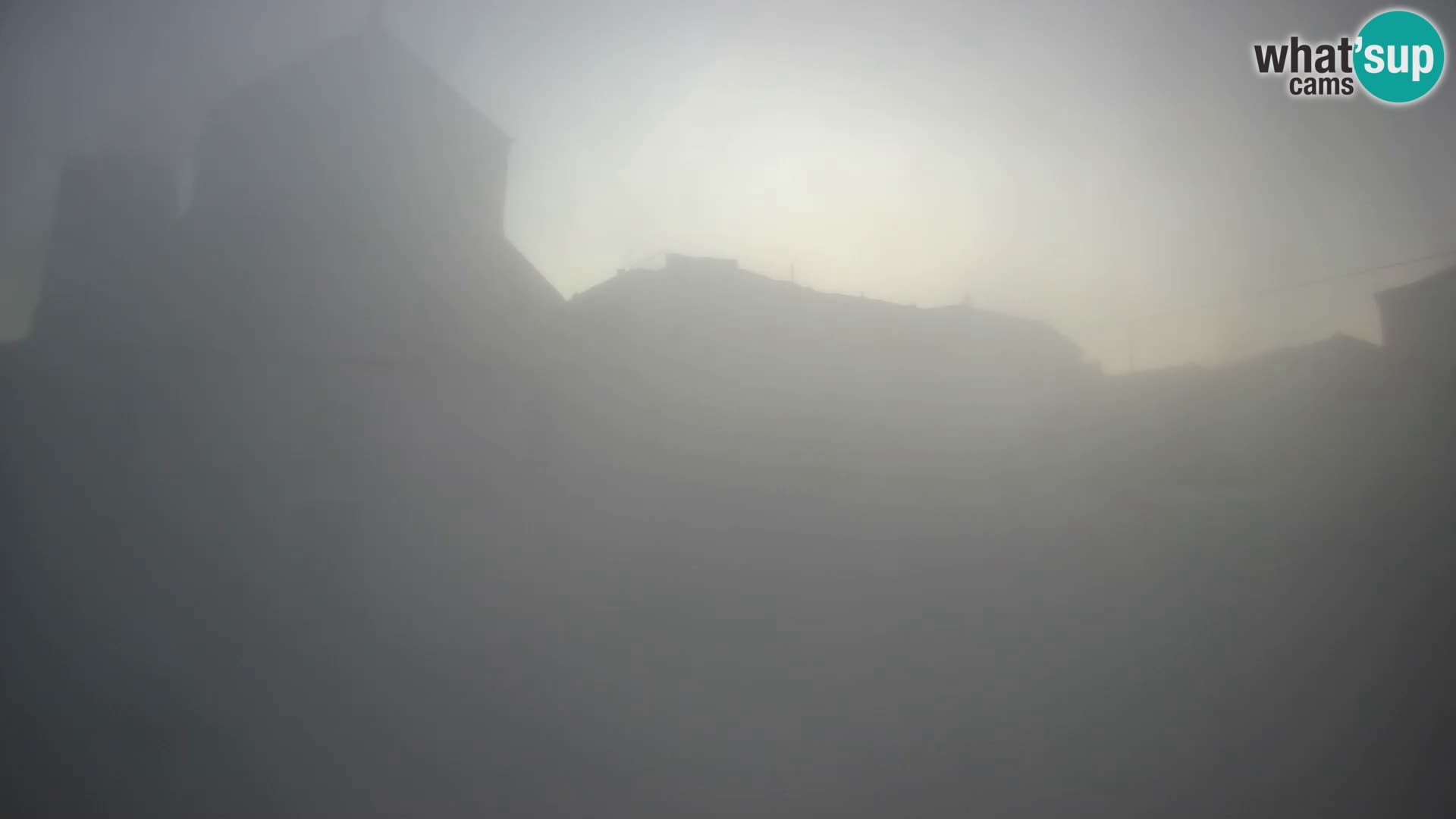 Pag livecam – piazza principale e la basilica di Santa María