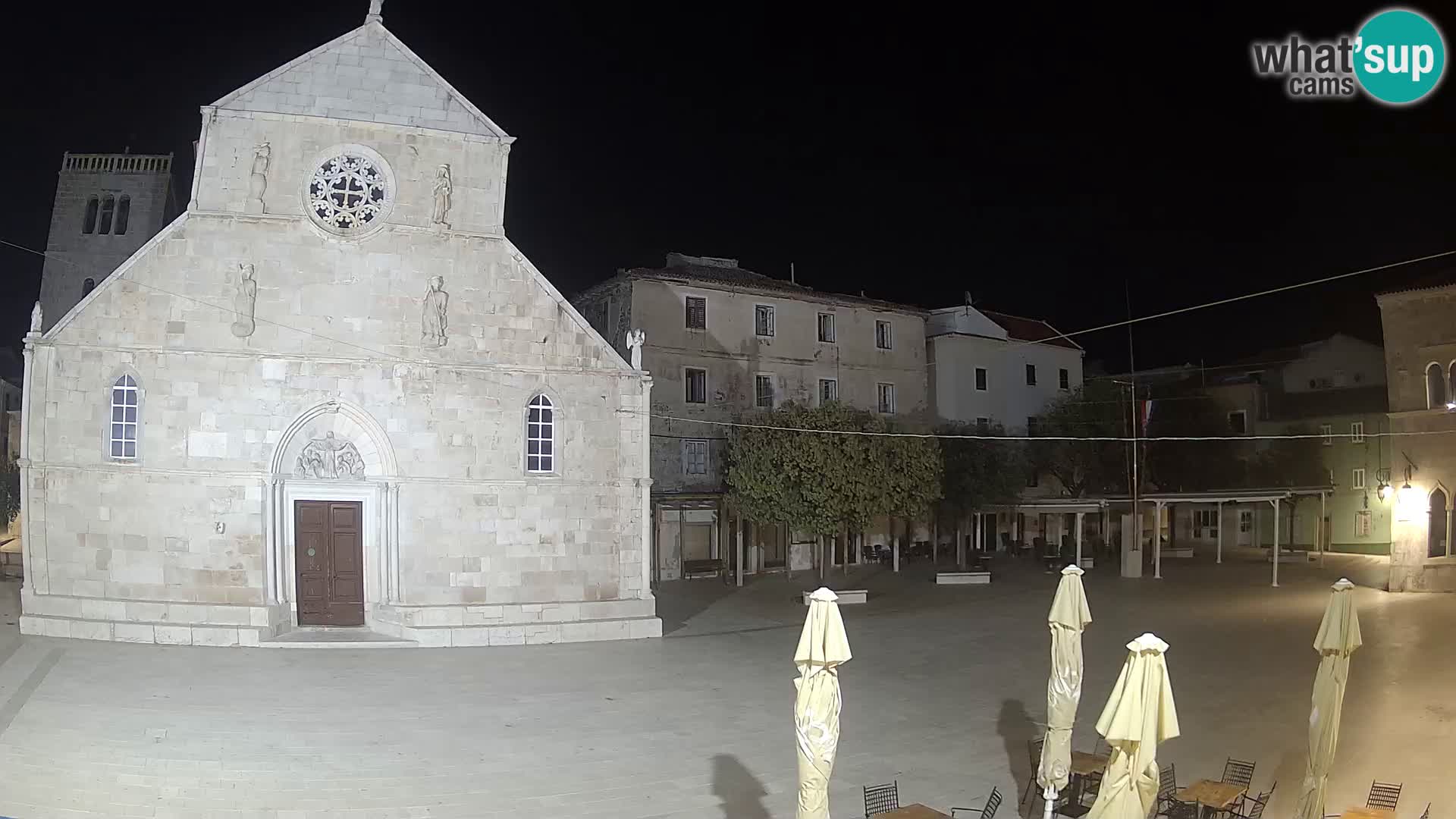 Pag livecam – piazza principale e la basilica di Santa María