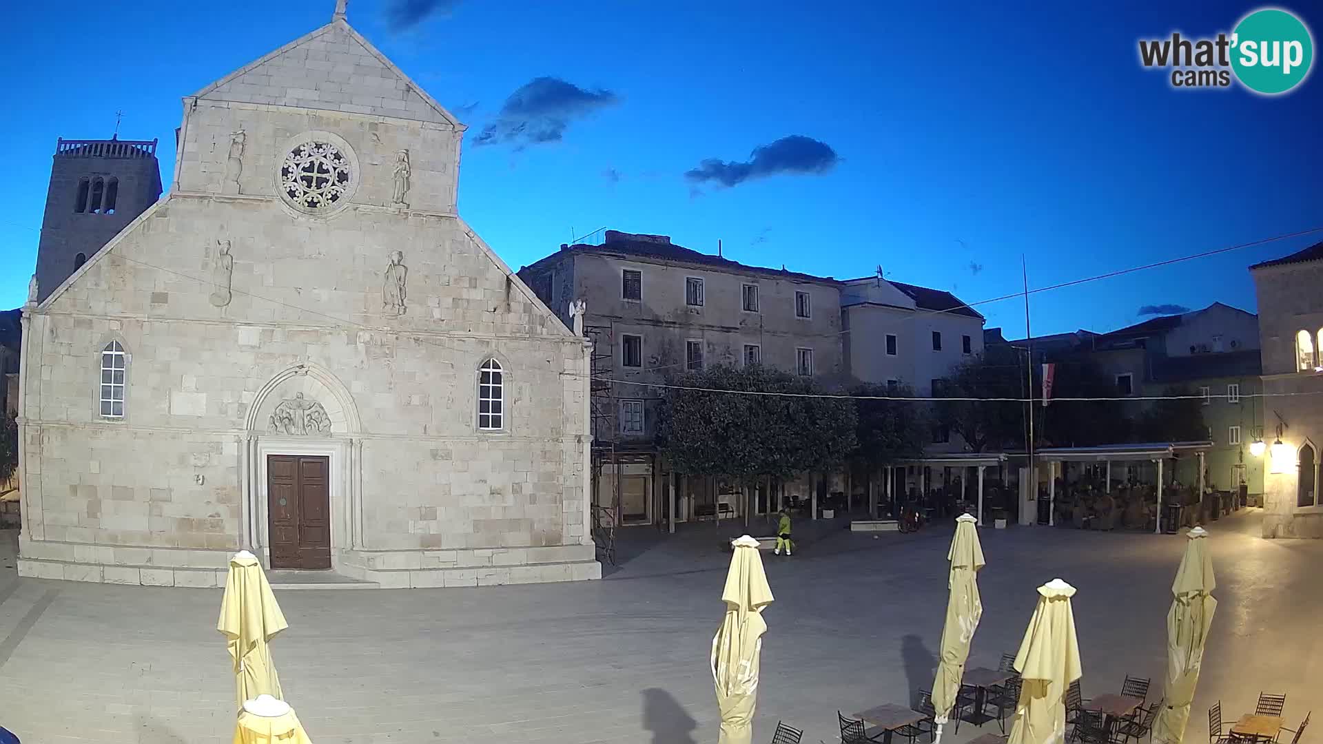 Pag livecam – piazza principale e la basilica di Santa María