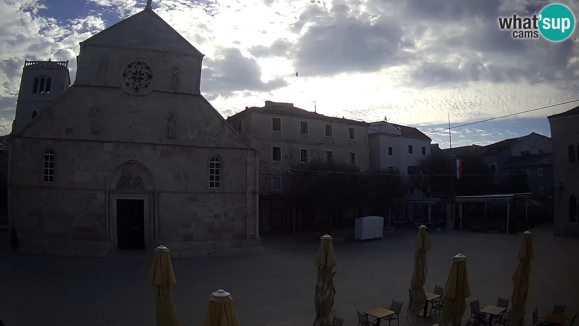Pag livecam – piazza principale e la basilica di Santa María