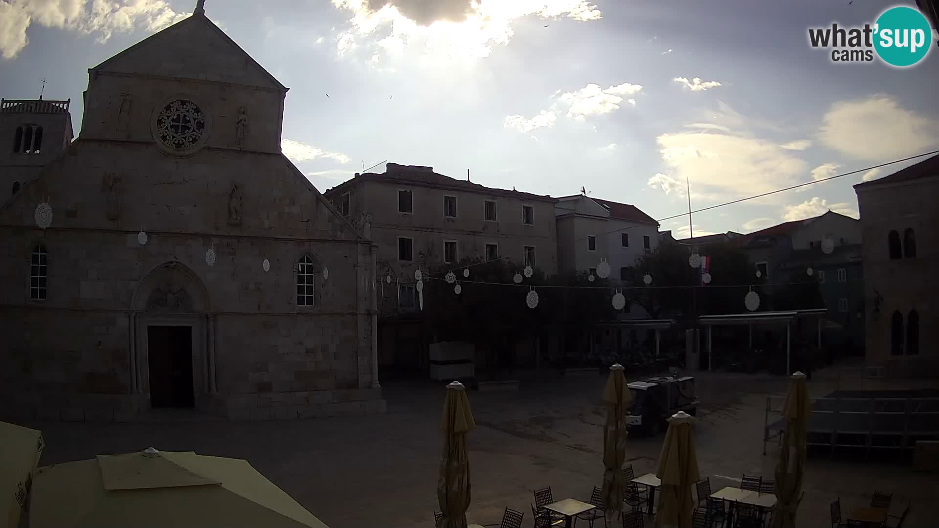 Pag livecam – piazza principale e la basilica di Santa María