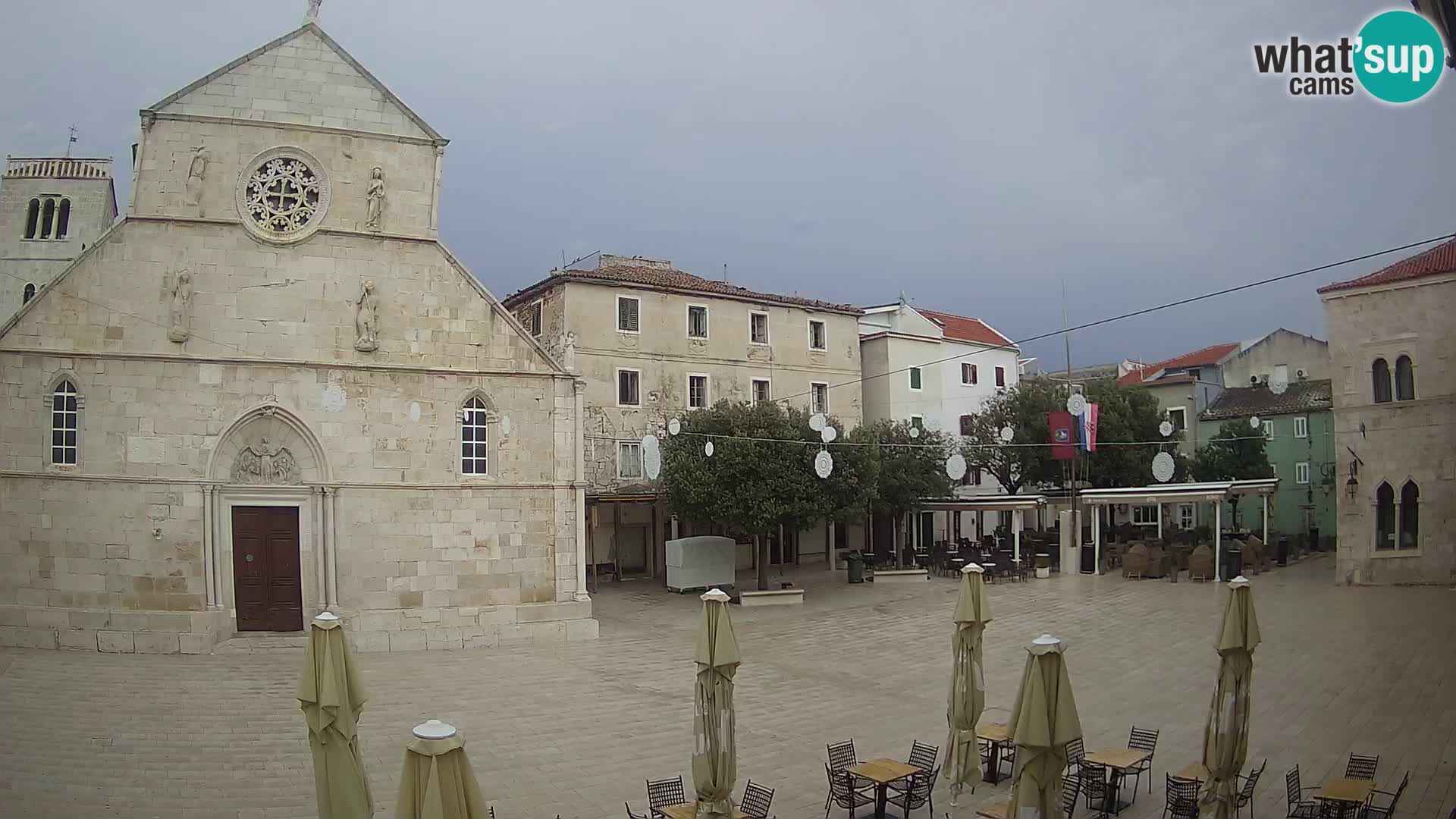 Pag live cam – Place principale et église de Sainte-Marie