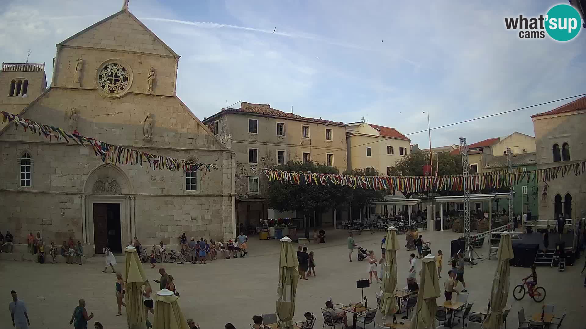 Pag live cam – Place principale et église de Sainte-Marie