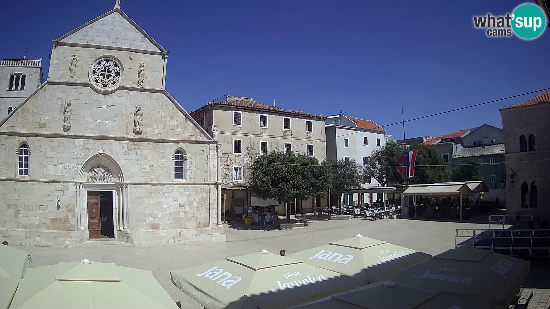 Pag live cam – Place principale et église de Sainte-Marie