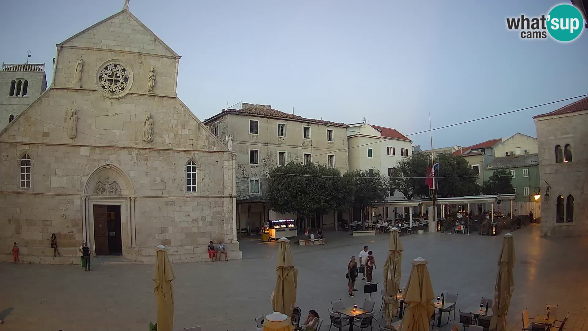 Pag livecam – piazza principale e la basilica di Santa María