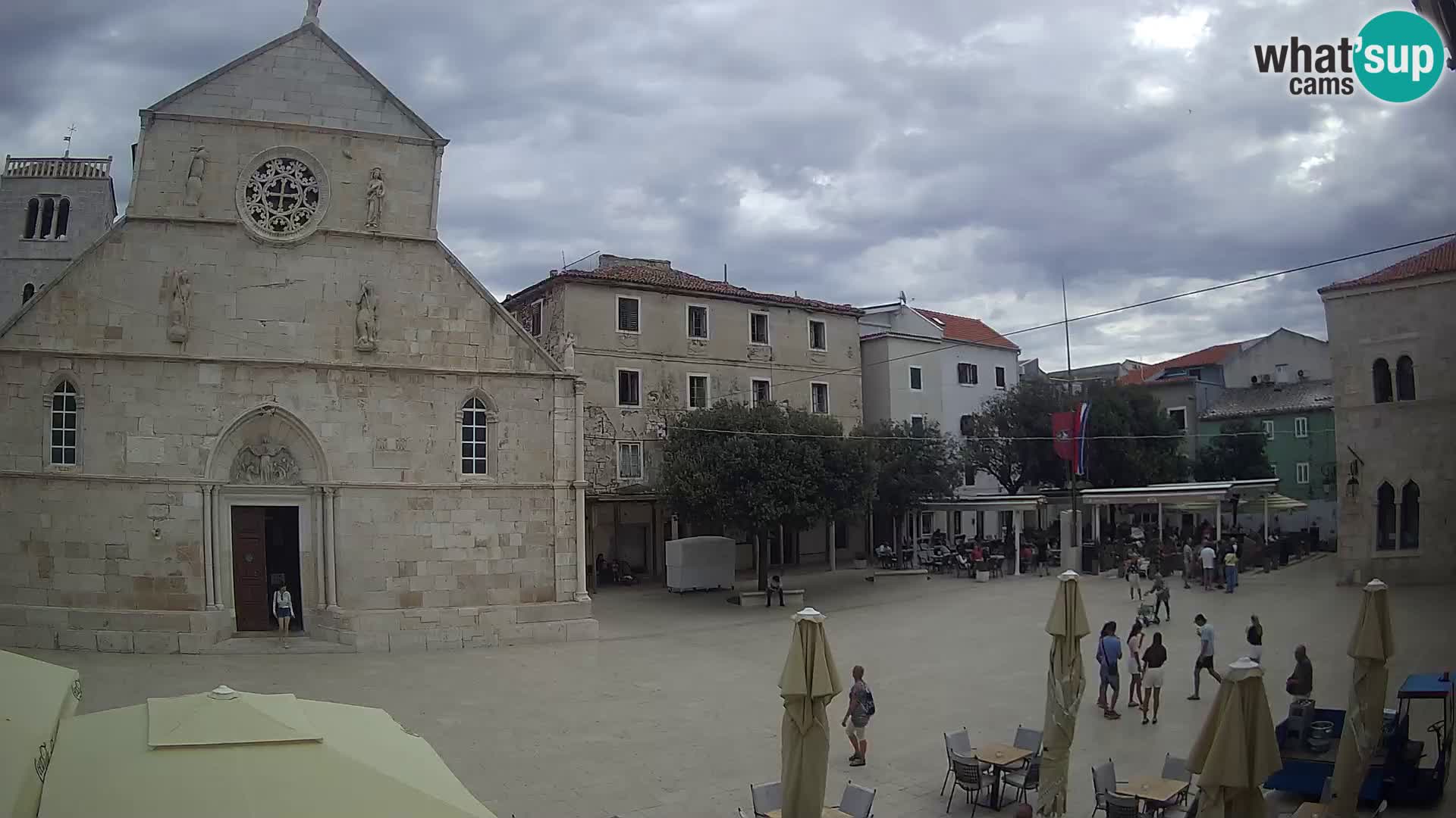Pag live cam – Place principale et église de Sainte-Marie