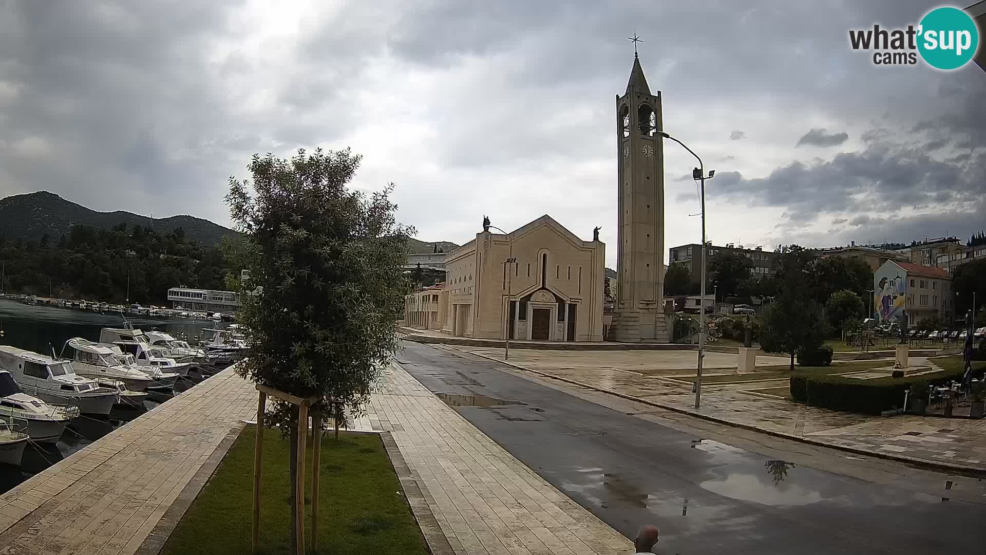 Ploče Webcam | Captivating Views of Riva and the Cathedral
