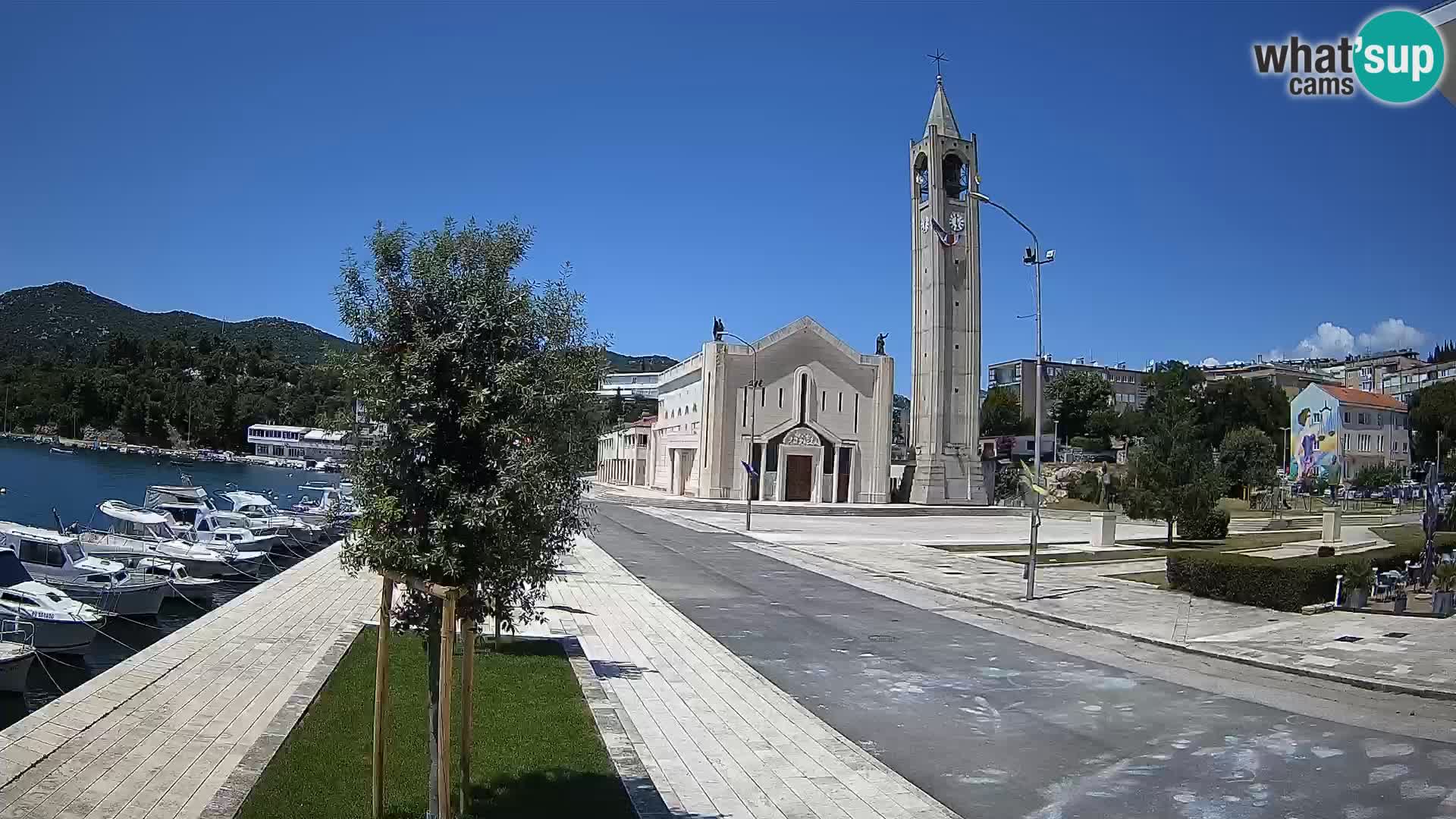 Ploče Webcam | Captivating Views of Riva and the Cathedral