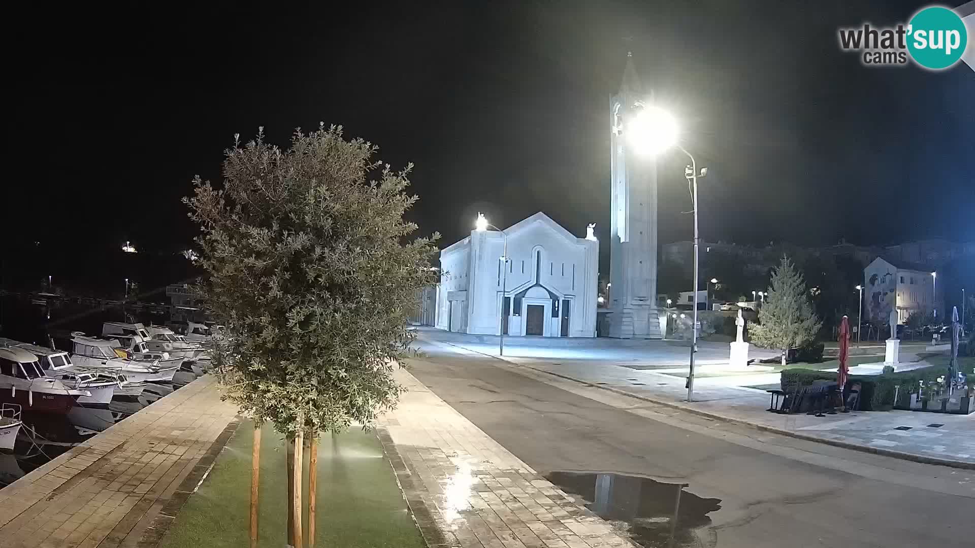 Ploče Webcam | Captivating Views of Riva and the Cathedral