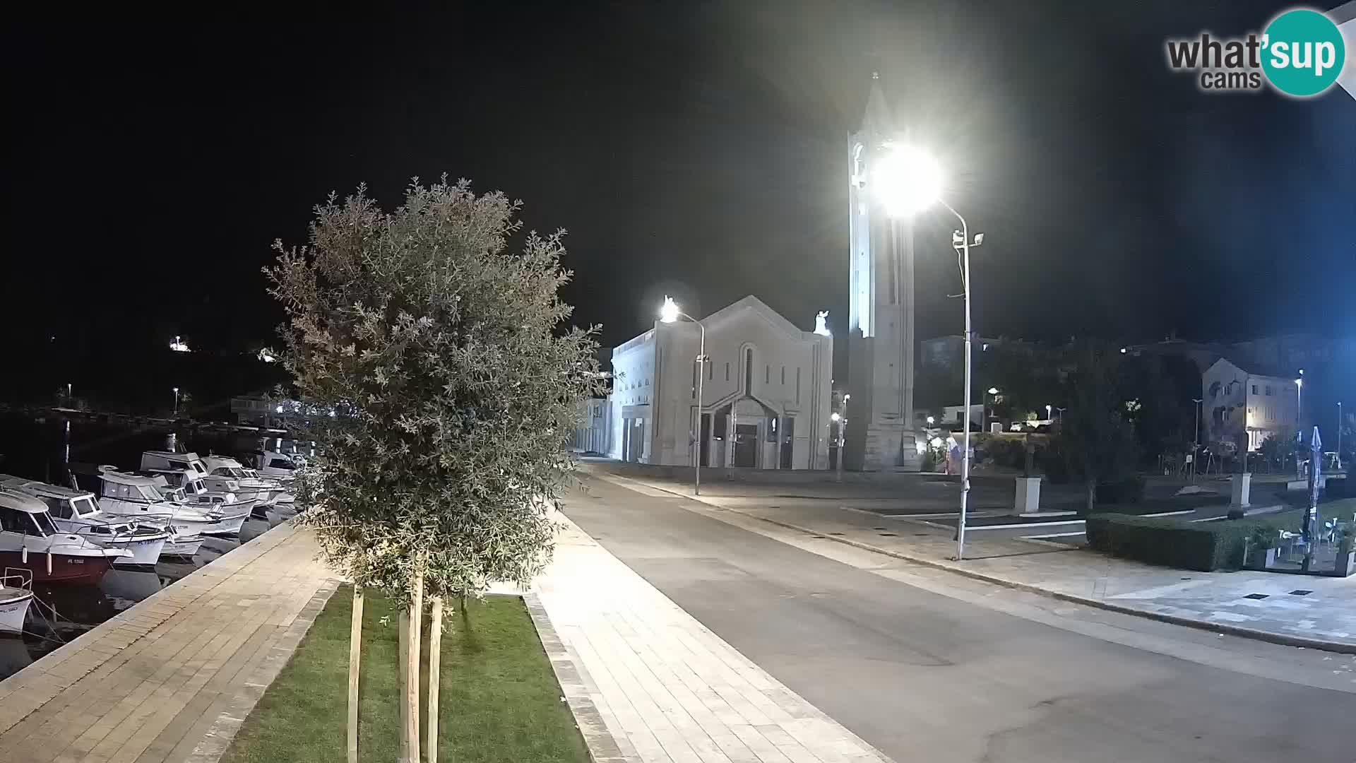 Ploče Webcam | Captivating Views of Riva and the Cathedral