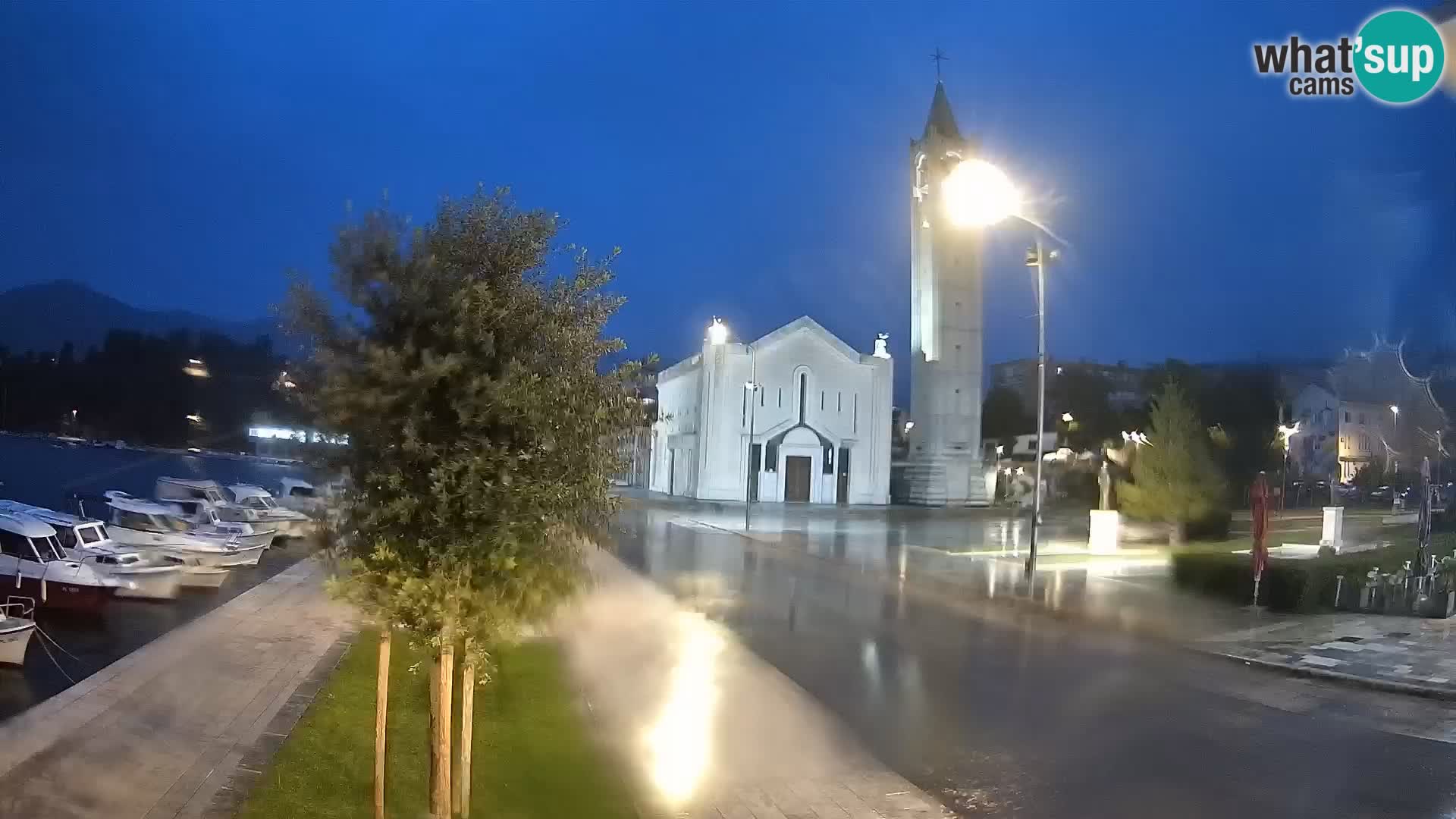 Ploče Webcam | Captivating Views of Riva and the Cathedral