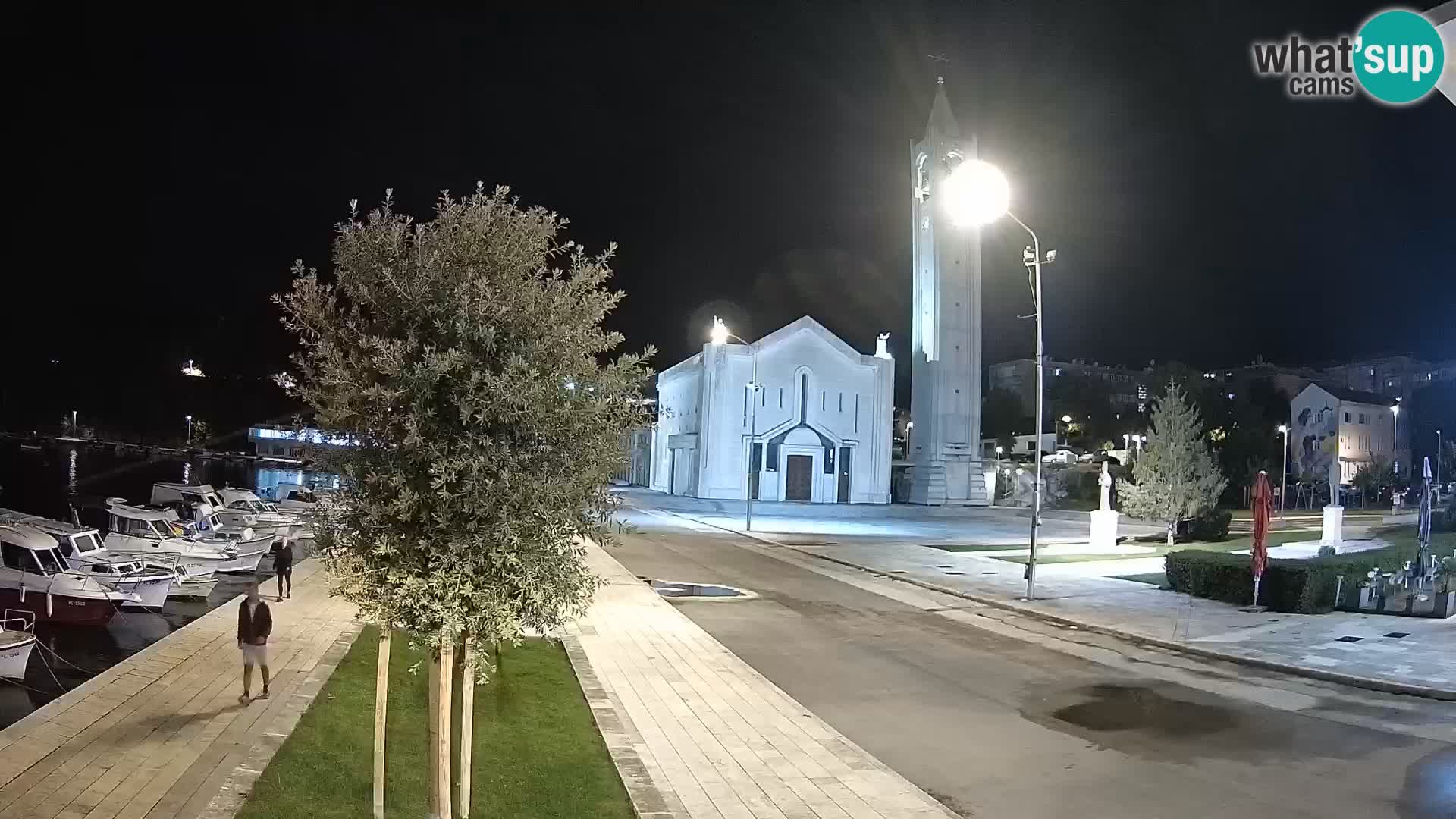 Ploče Webcam | Captivating Views of Riva and the Cathedral