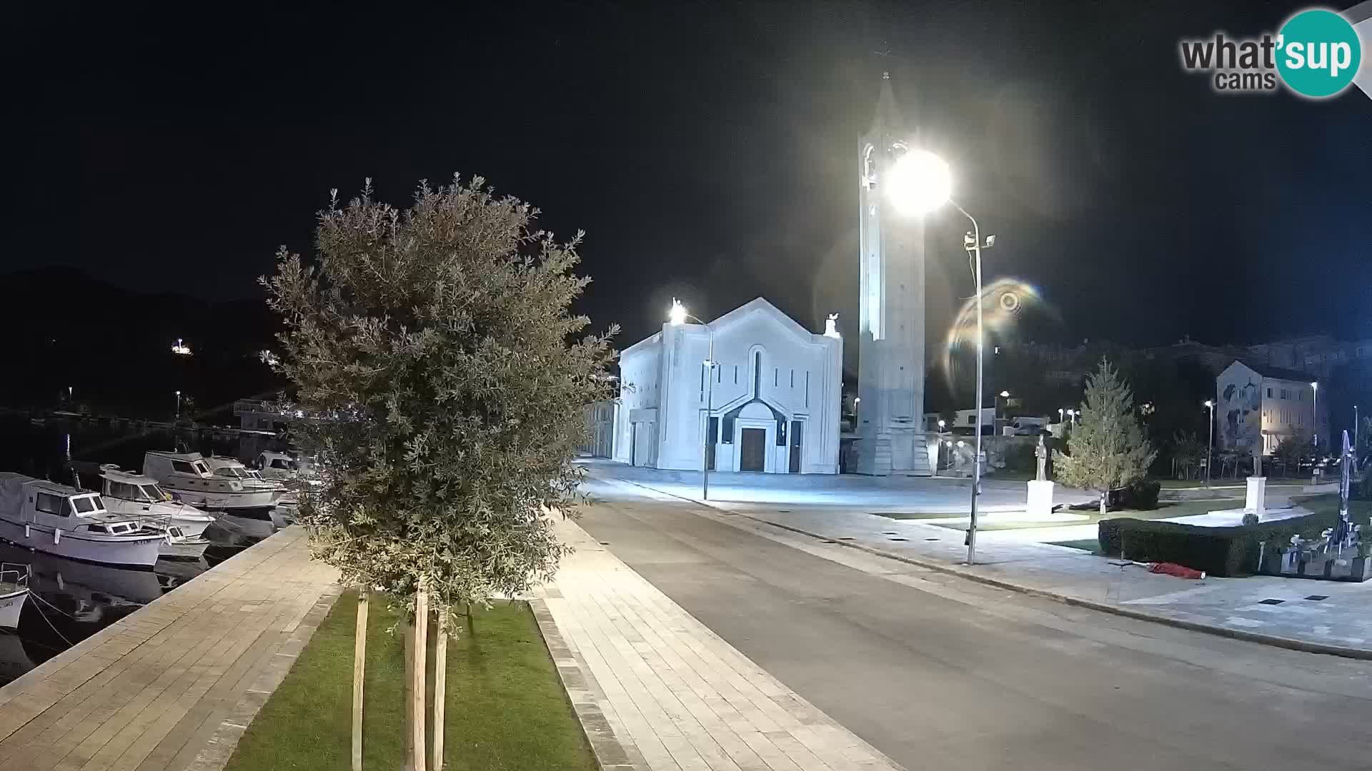 Ploče Webcam | Captivating Views of Riva and the Cathedral