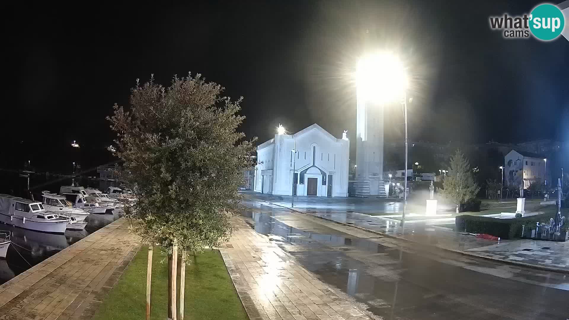 Ploče Webcam | Captivating Views of Riva and the Cathedral